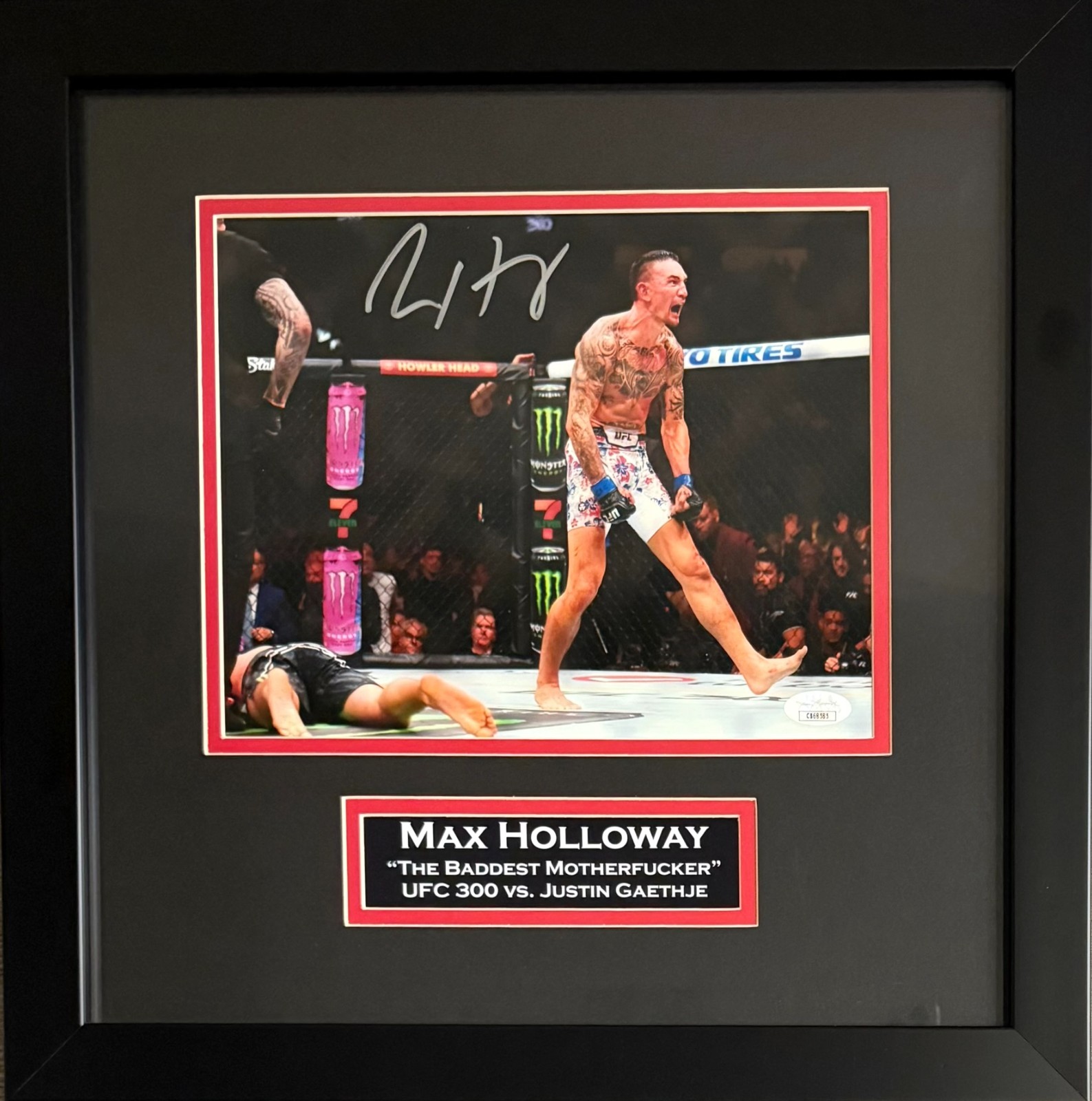 Max Holloway autographed signed framed 8×10 photo UFC JSA Justin Gaethje