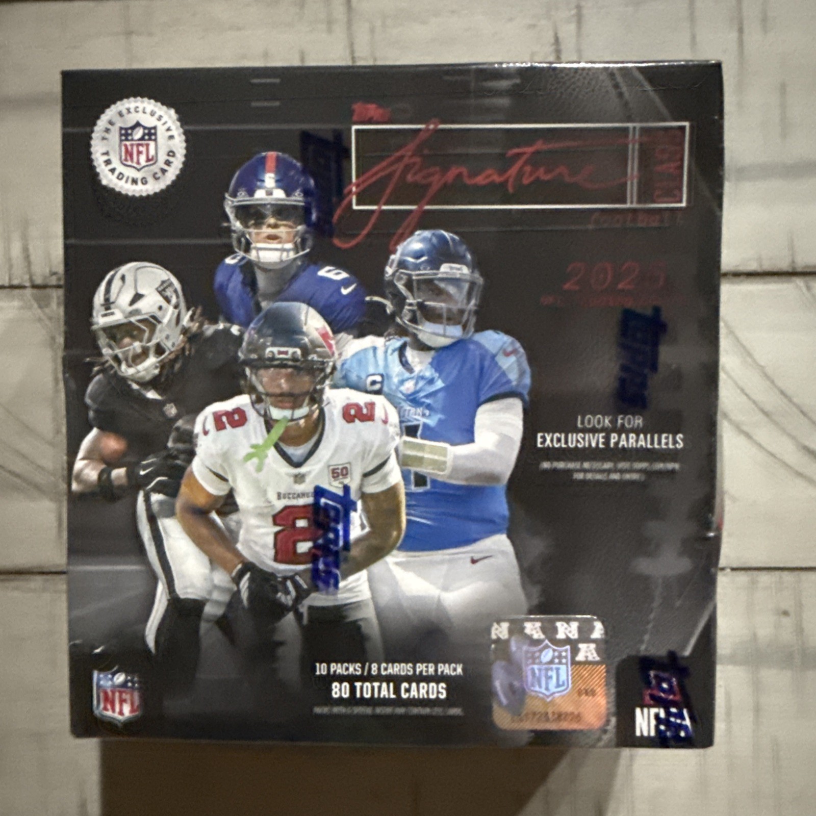 2025 TOPPS SIGNATURE CLASS FOOTBALL MEGA BOX
