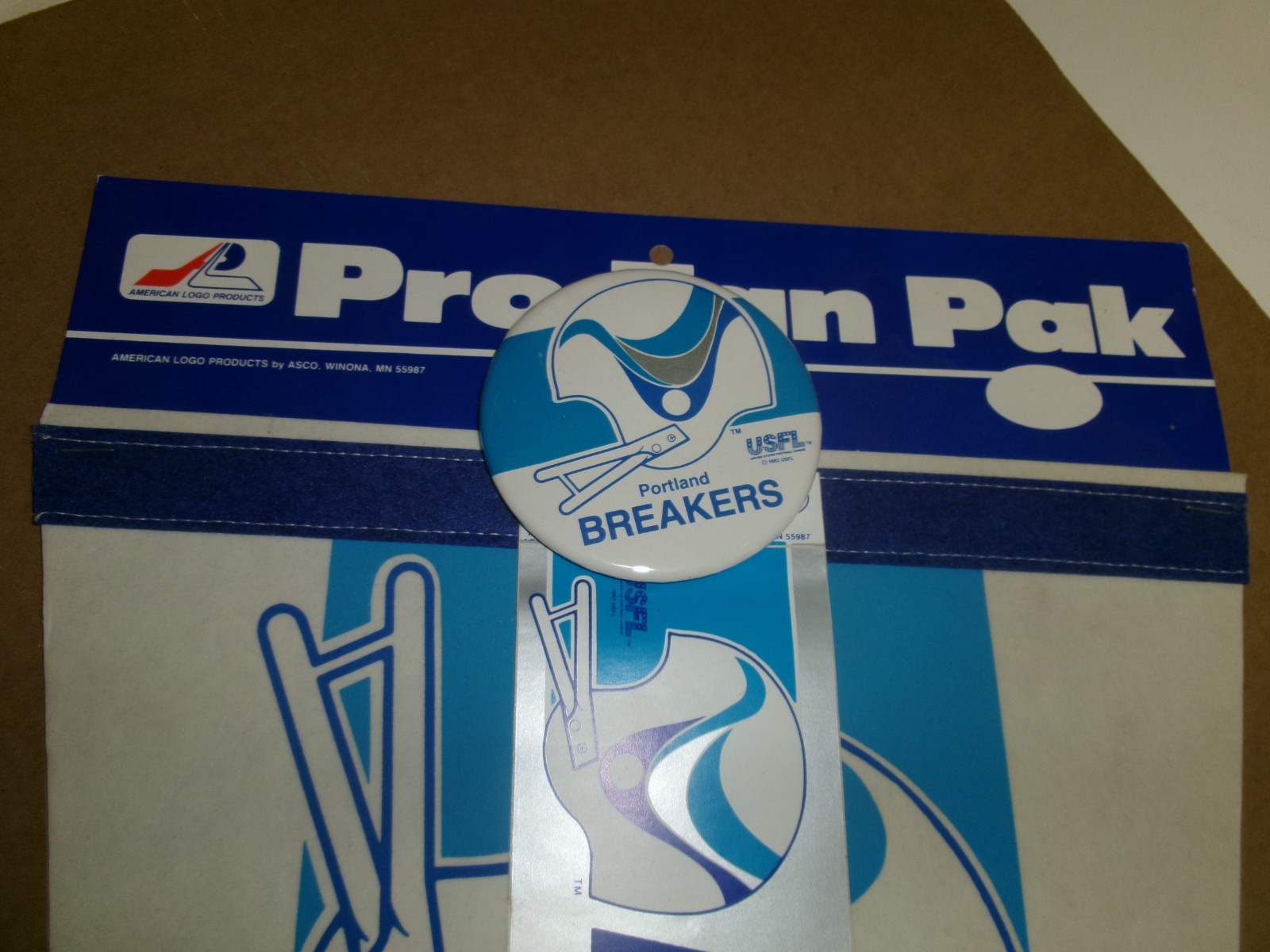 USFL Portland Breakers 1985 Pro Fan Pack-Pennant, Bumper Sticker, Pinback Button