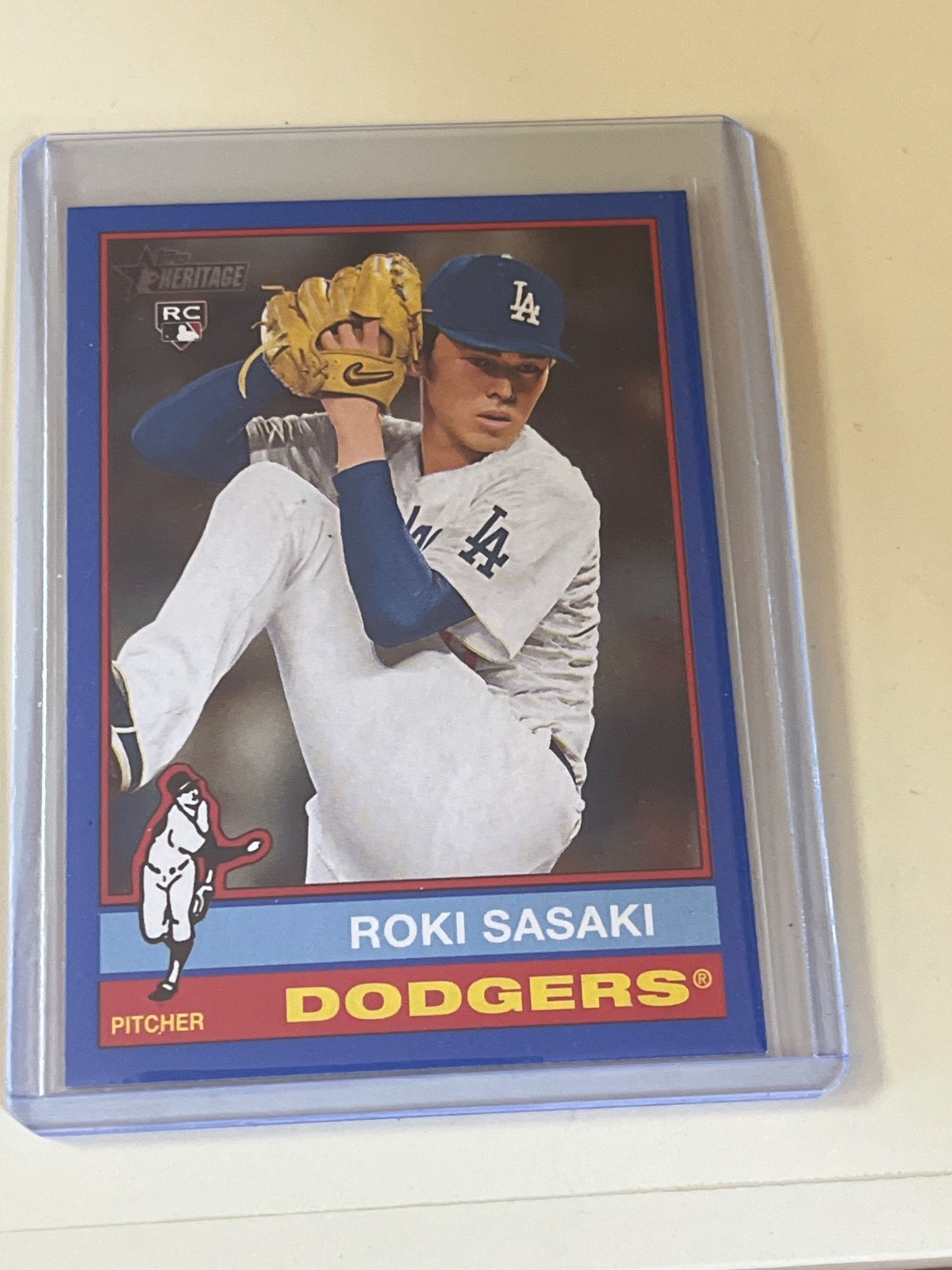 2025 Topps Heritage – Roki Sasaki #224 Dark Blue Border (RC)
