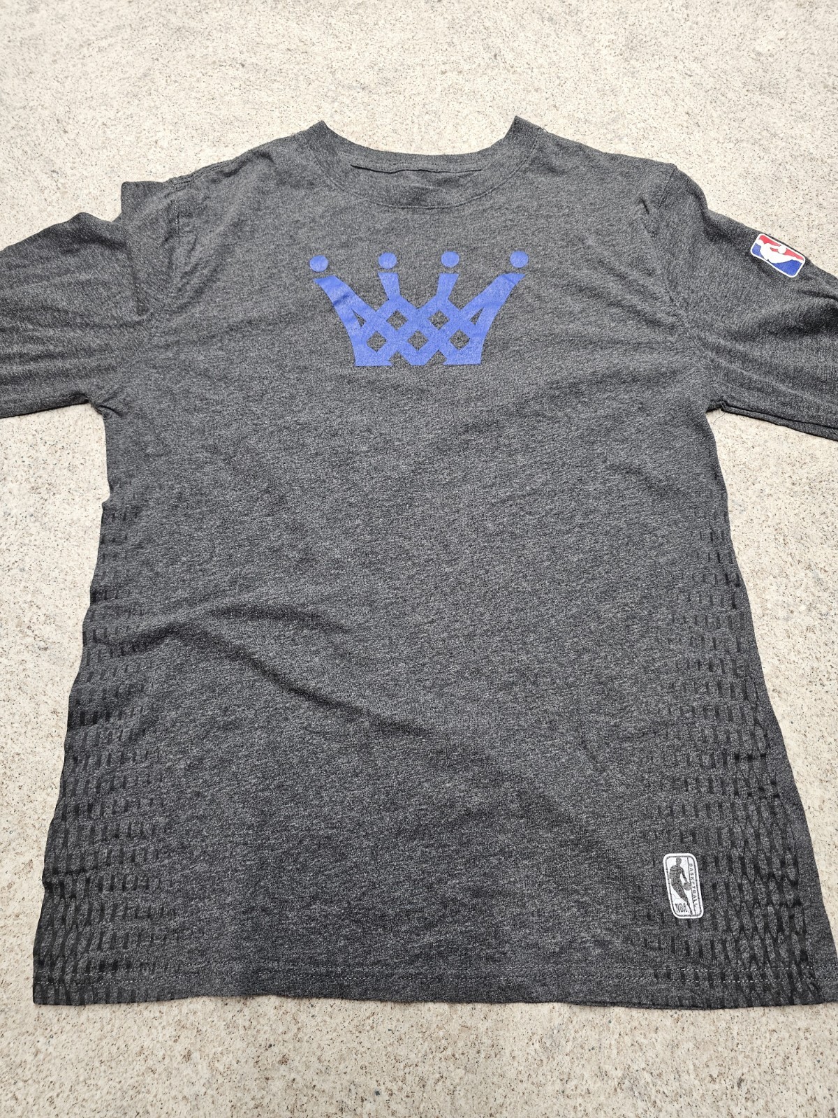 Sacramento Kings NBA Mens Gray Long Sleeve T-shirt Size M