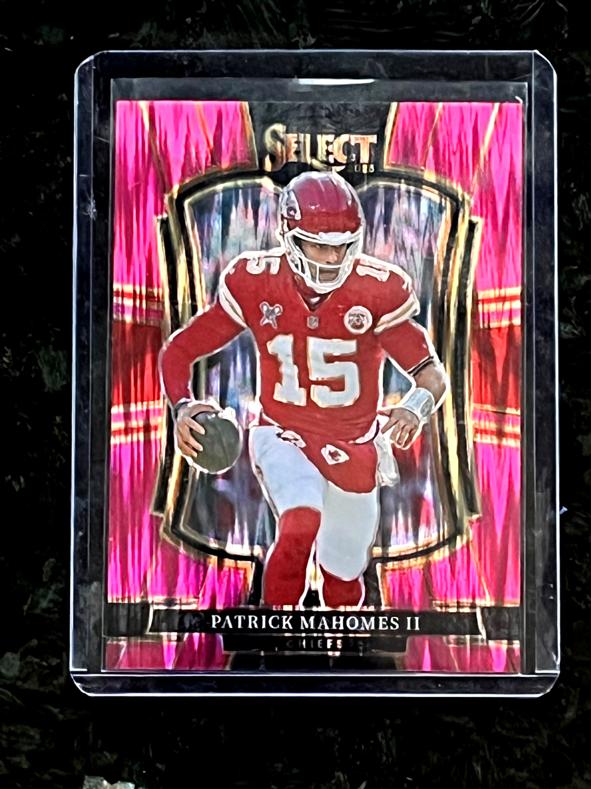 Patrick Mahomes II 2025 Panini Select Pink Shock Prizm Kansas City Chiefs #107