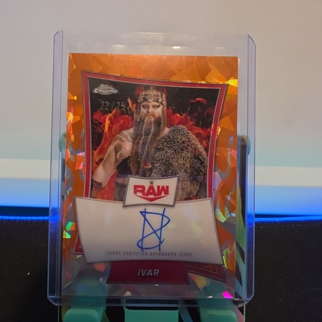 2025 WWE Tops Chrome Red Brand Auto /25 IVAR