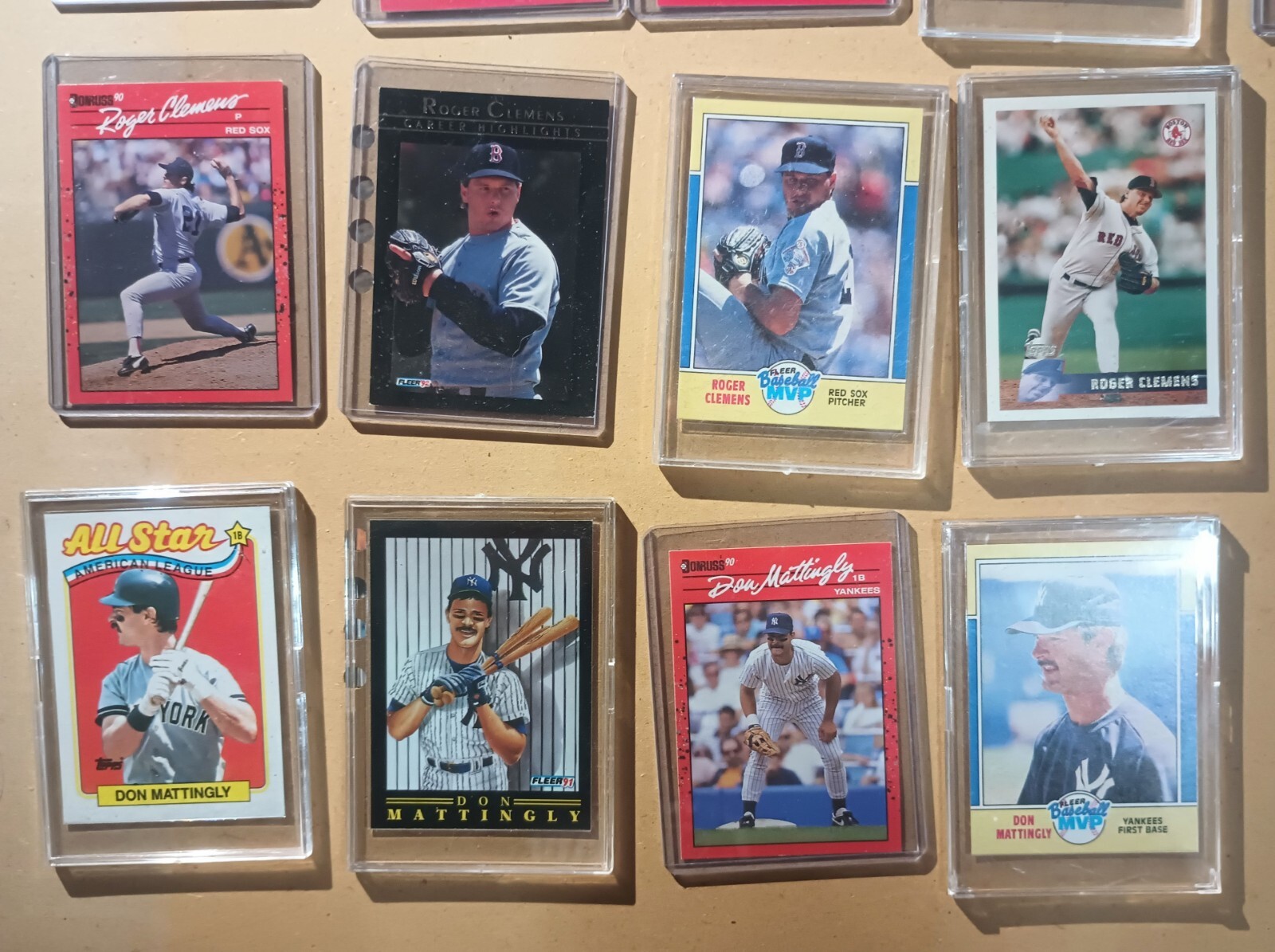 LOT OF 40 BASEBALL CARDS