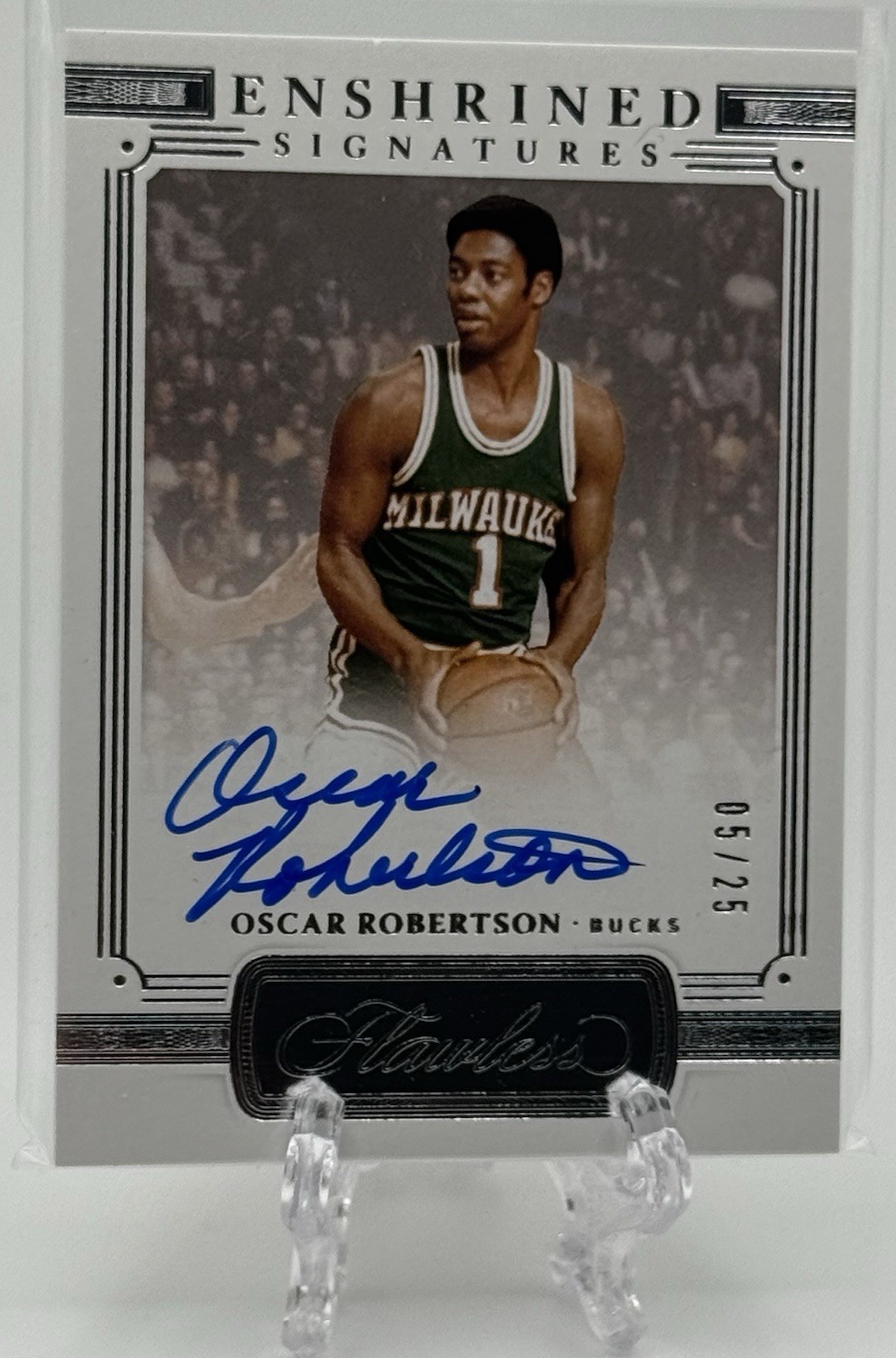 Oscar Robertson 2020-21 Panini Flawless Enshrined Signatures On-Card Auto /25!
