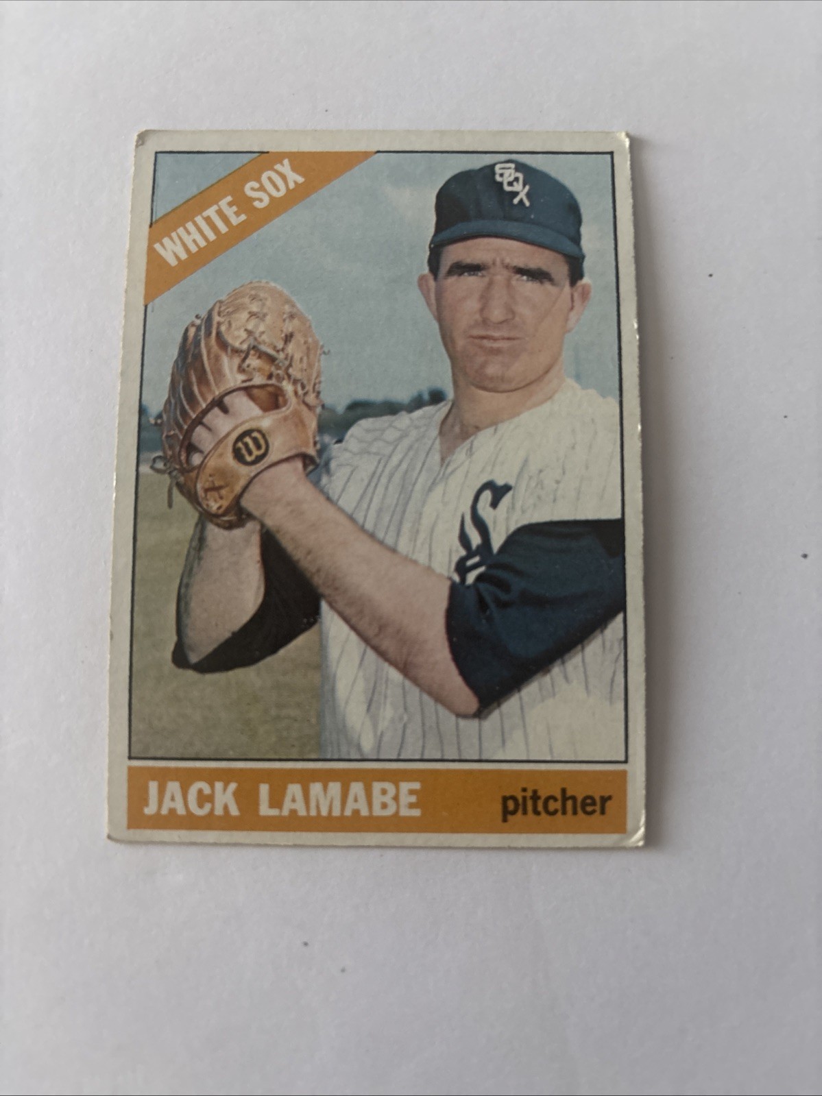1966 Jack Lamabe Topps Short Print Baseball Card # 577 Chicago White Sox
