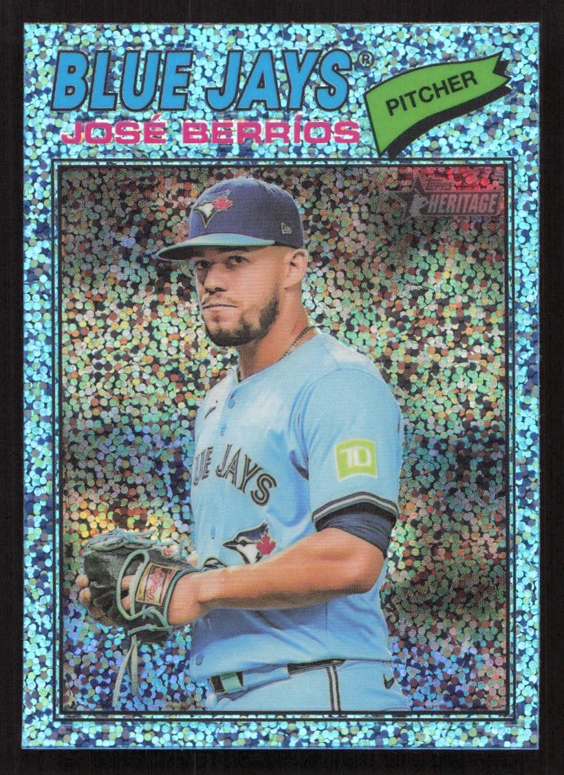 2026 Topps Heritage José Berríos Chrome Light Blue Sparkle Refractors #56 Card