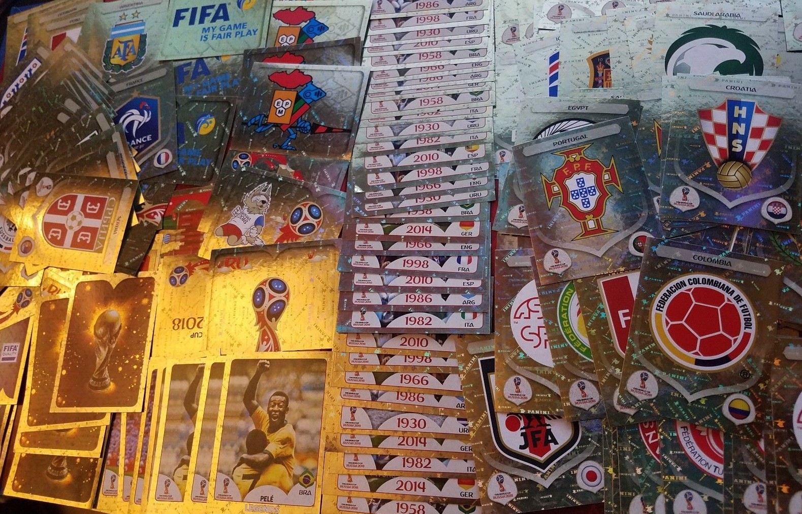 WORLD CUP 2018 STICKERS – PANINI RUSSIA 2018 FOIL, EMBLEMS, SHINY STICKERS.