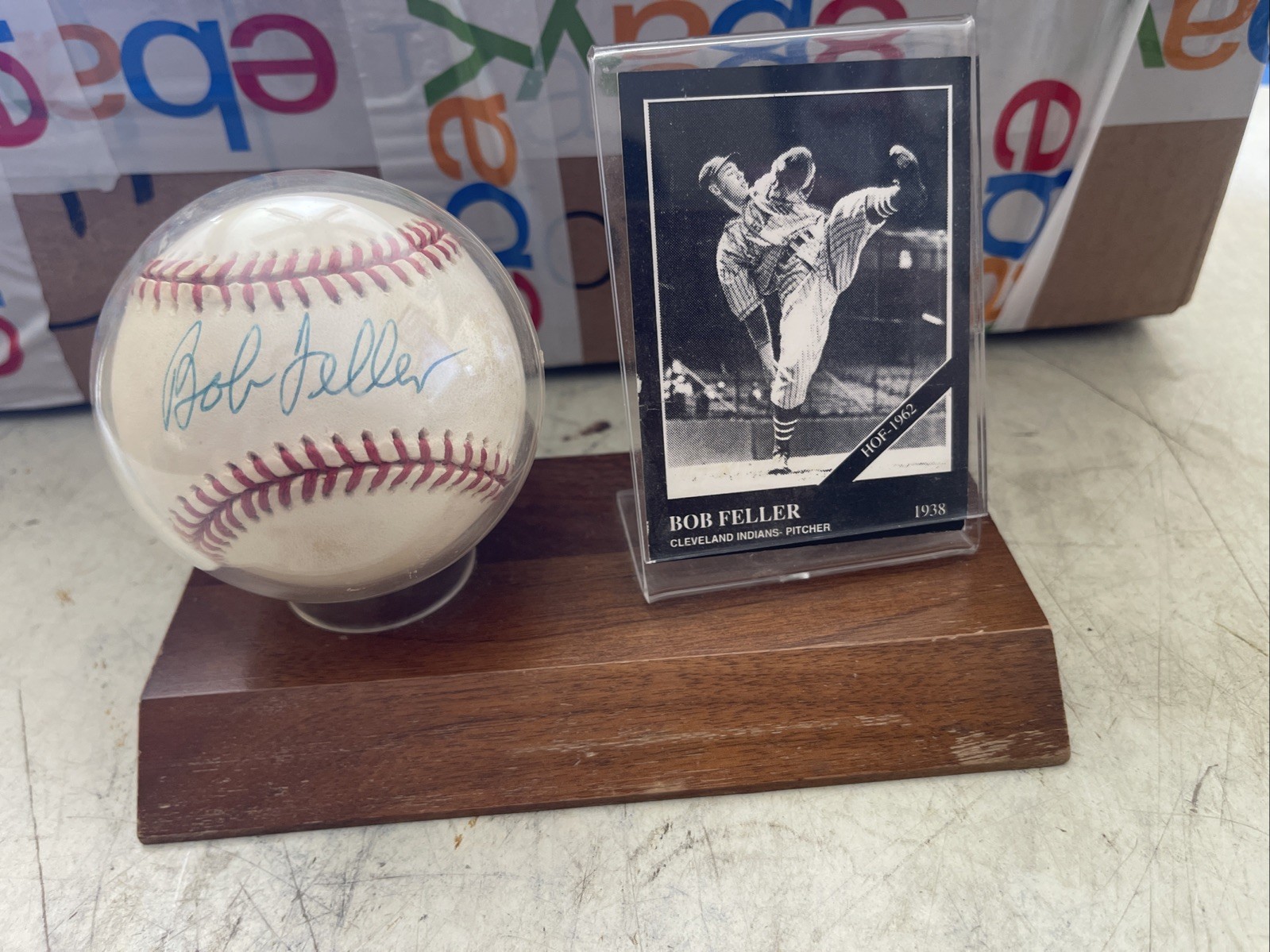 Bob Feller Rawling American League Baseball Autograph Ball & Stand NO COA