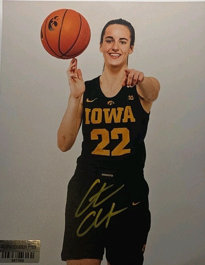 Caitlin Clark Iowa Hawkeyes #22 Signed Photo Authentication Pros Certified BENT
