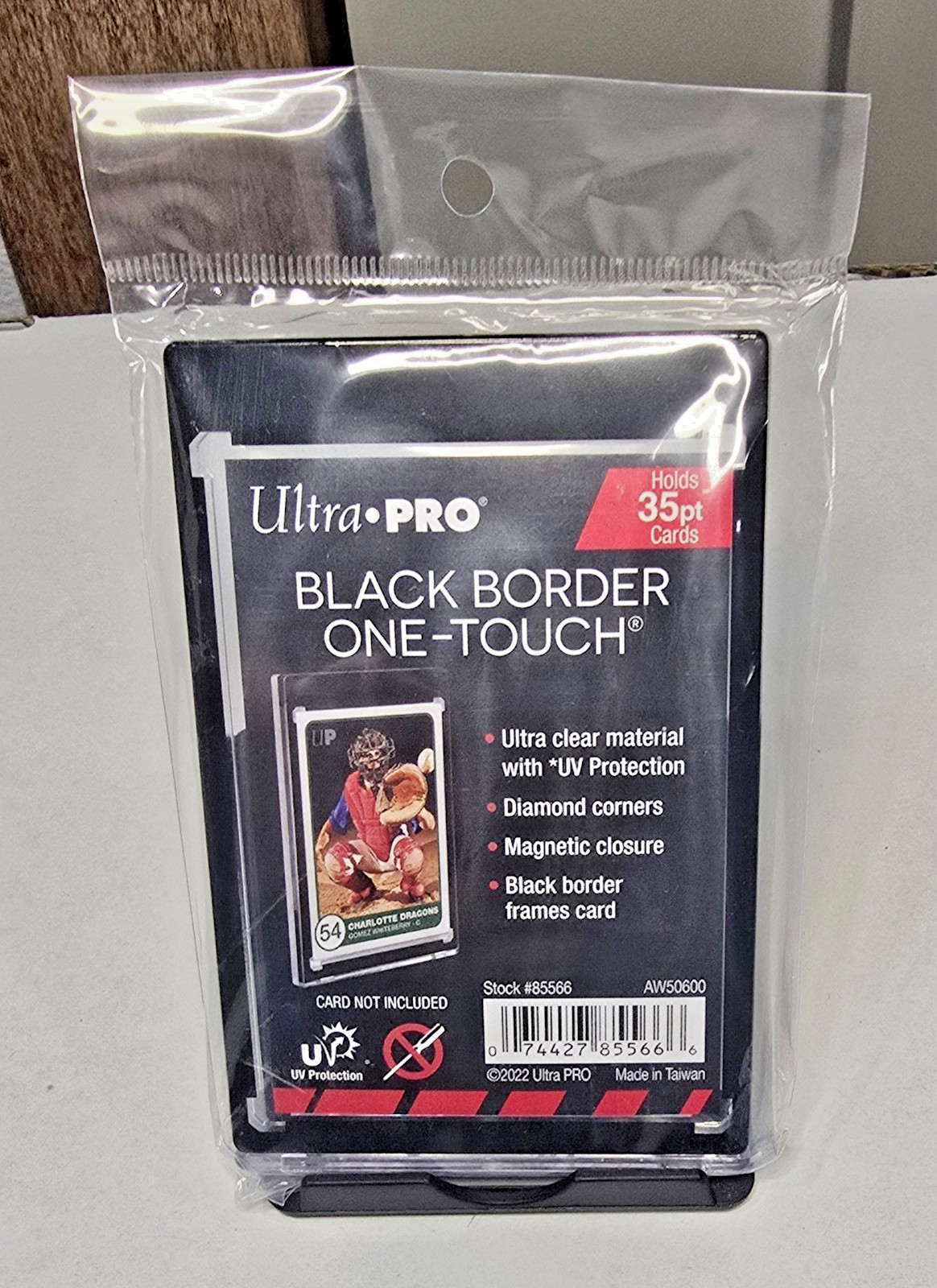 Ultra PRO 35pt ONE-TOUCH Magnetic Trading Card Holder w/ UV Black Border Clear