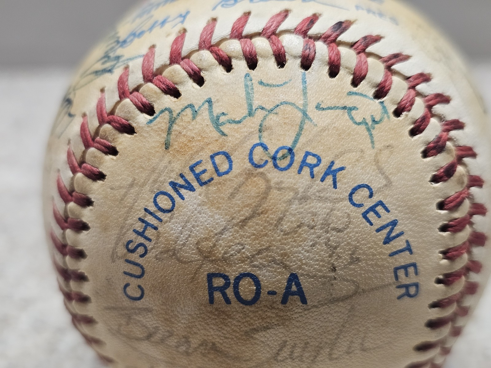 32 Autographed Rawlings MLB Baseball No COA