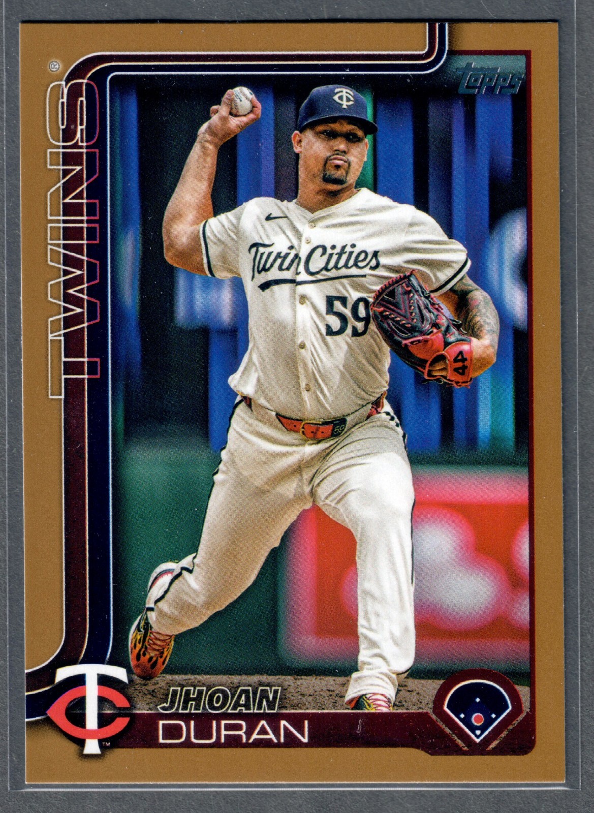 2025 Topps Series 2 Jhoan Duran Gold #/2025 Twins Phillies SP