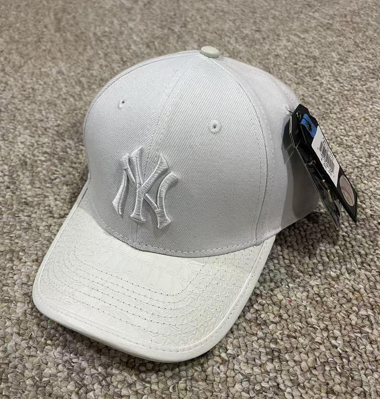 ProStandard New York Yankees MLB MVP Leather & Metal Decor Baseball Cap Hat OSFA