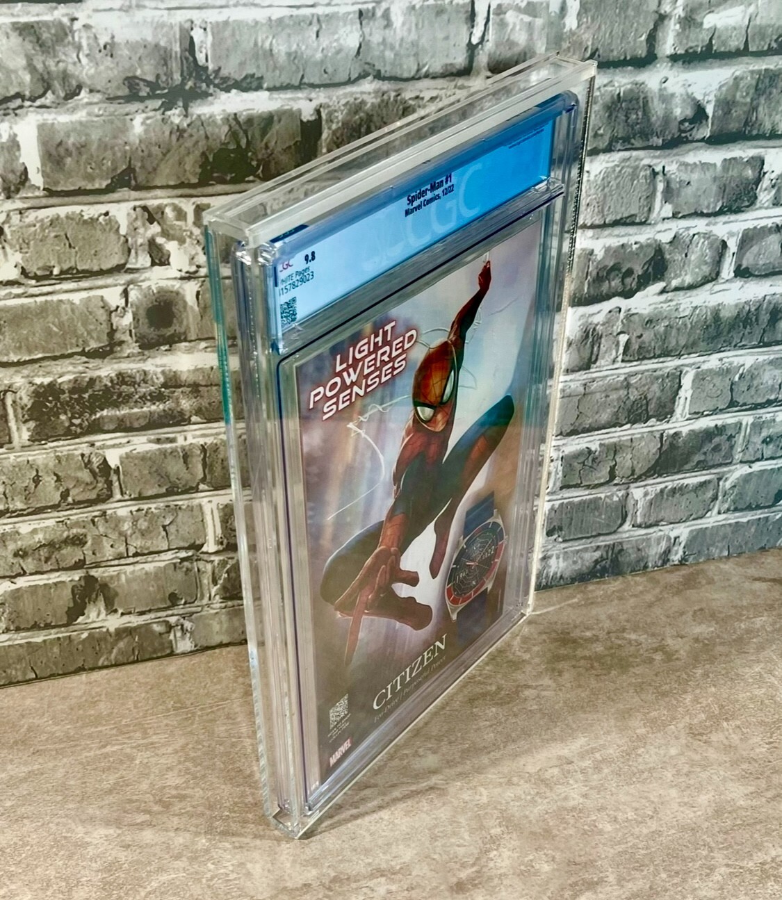 CRYSTAL CLEAR ACRYLIC CASE DISPLAY HOLDER FOR CGC COMICS- PROTECTS AND DISPLAYS!