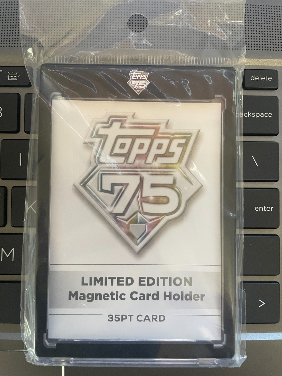 Topps 75th Anniversary Magnetic Card Holder 35pt Point One Touch Limited Edition