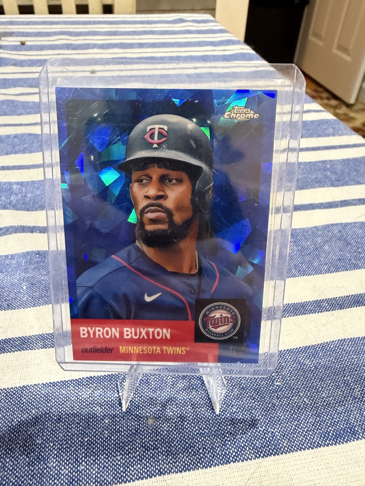 2022 Topps Chrome Platinum Anniversary – Byron Buxton Blue Atomic Refractor /100