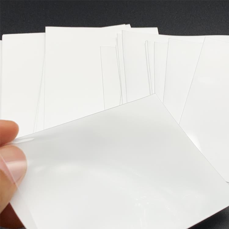 Lenayuyu 100pcs White Deck Protector Standard MTG Card Sleeves 66x91mm Glossy