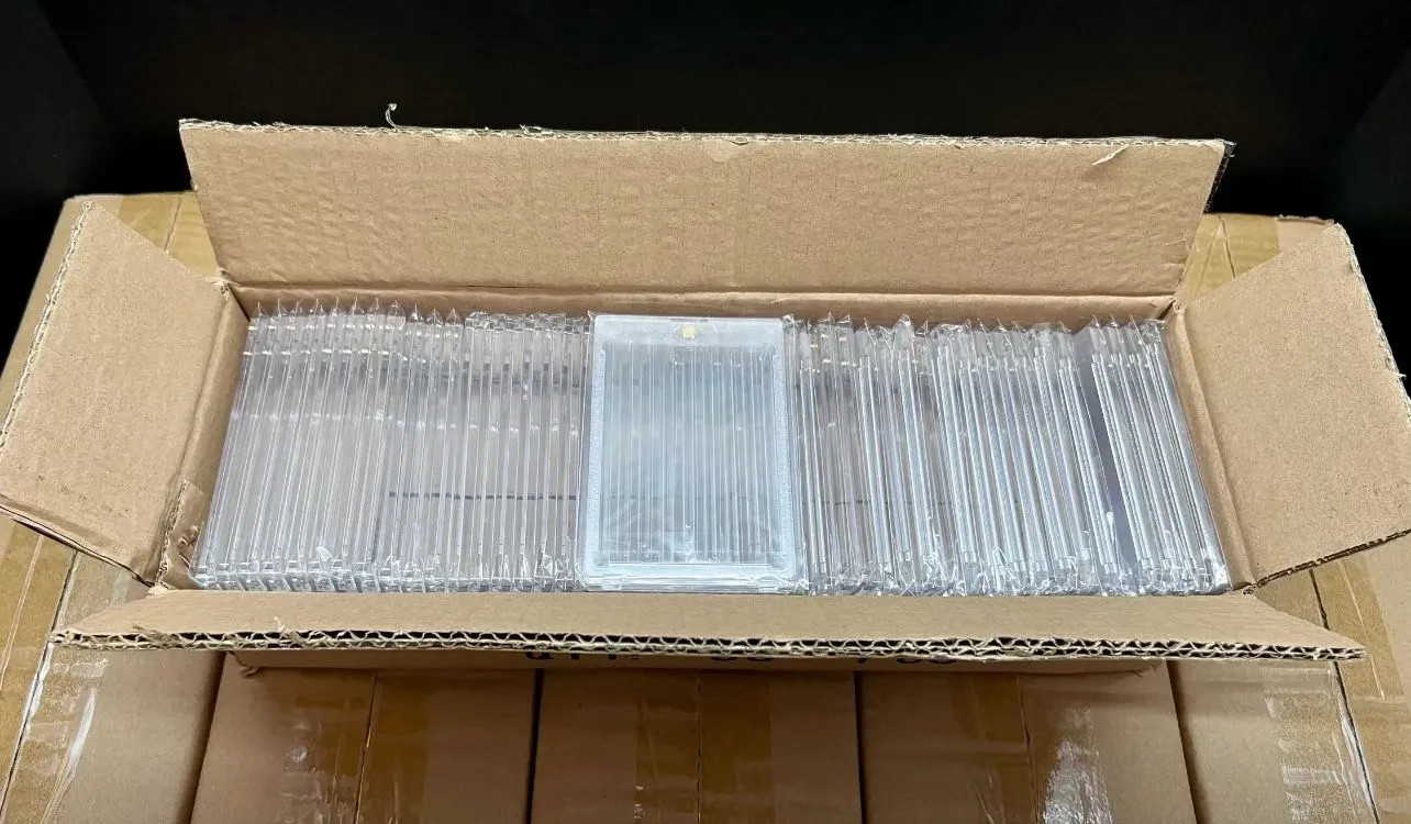 100 Pack Magnetic Trading Sports Card Holders 75pt One-Touch Hard UV Protection