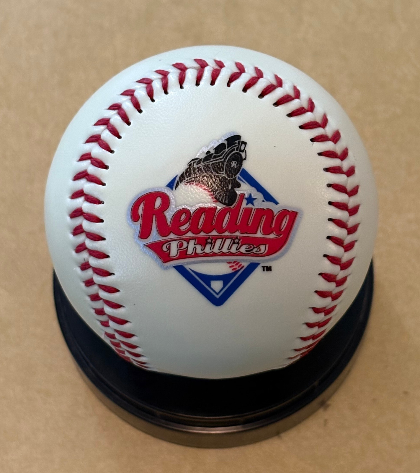 Reading Phillies Glow-In-The-Dark Baseball w/MINT Rolen & Schmidt Cards