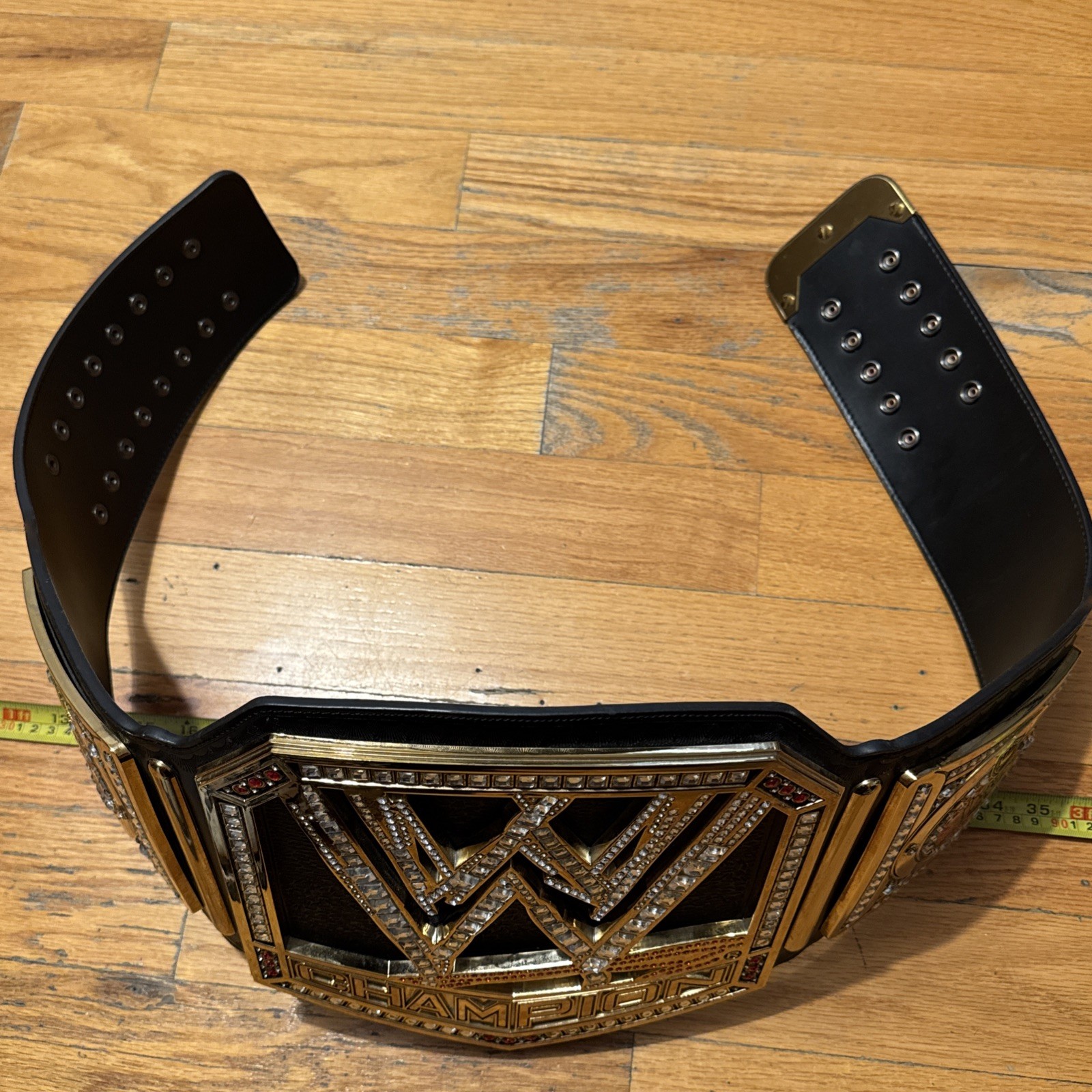 WWE Scratch Logo 2013 replica commemorative belt FIGS V1
