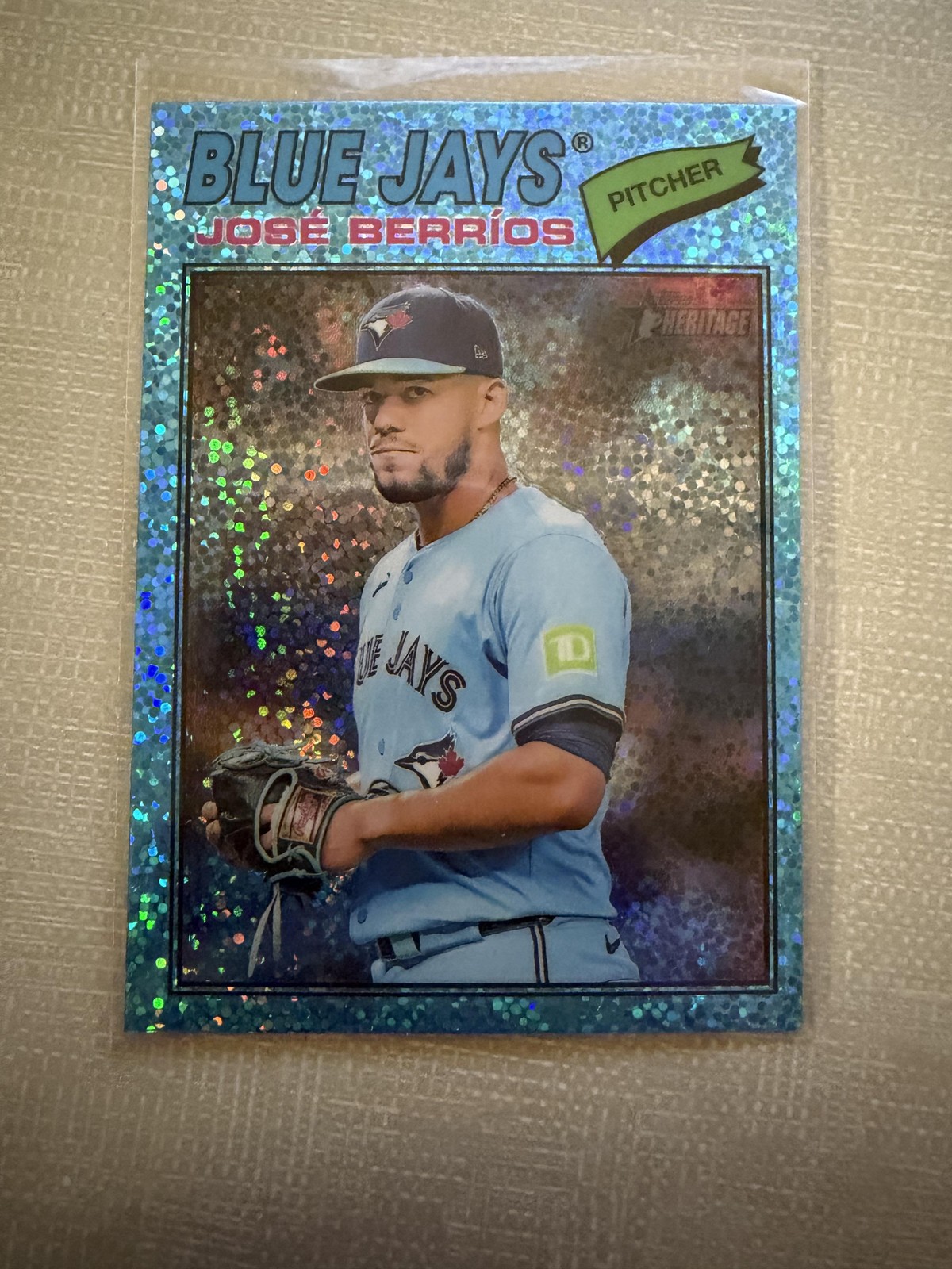 2026 Topps Heritage #56 José Berríos Chrome Light Blue Sparkle Refractors