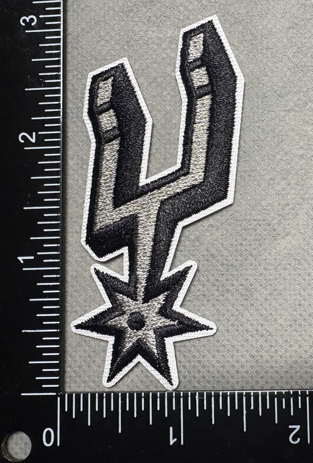 SAN ANTONIO SPURS IRON ON EMBROIDERED PATCH BASKETBALL