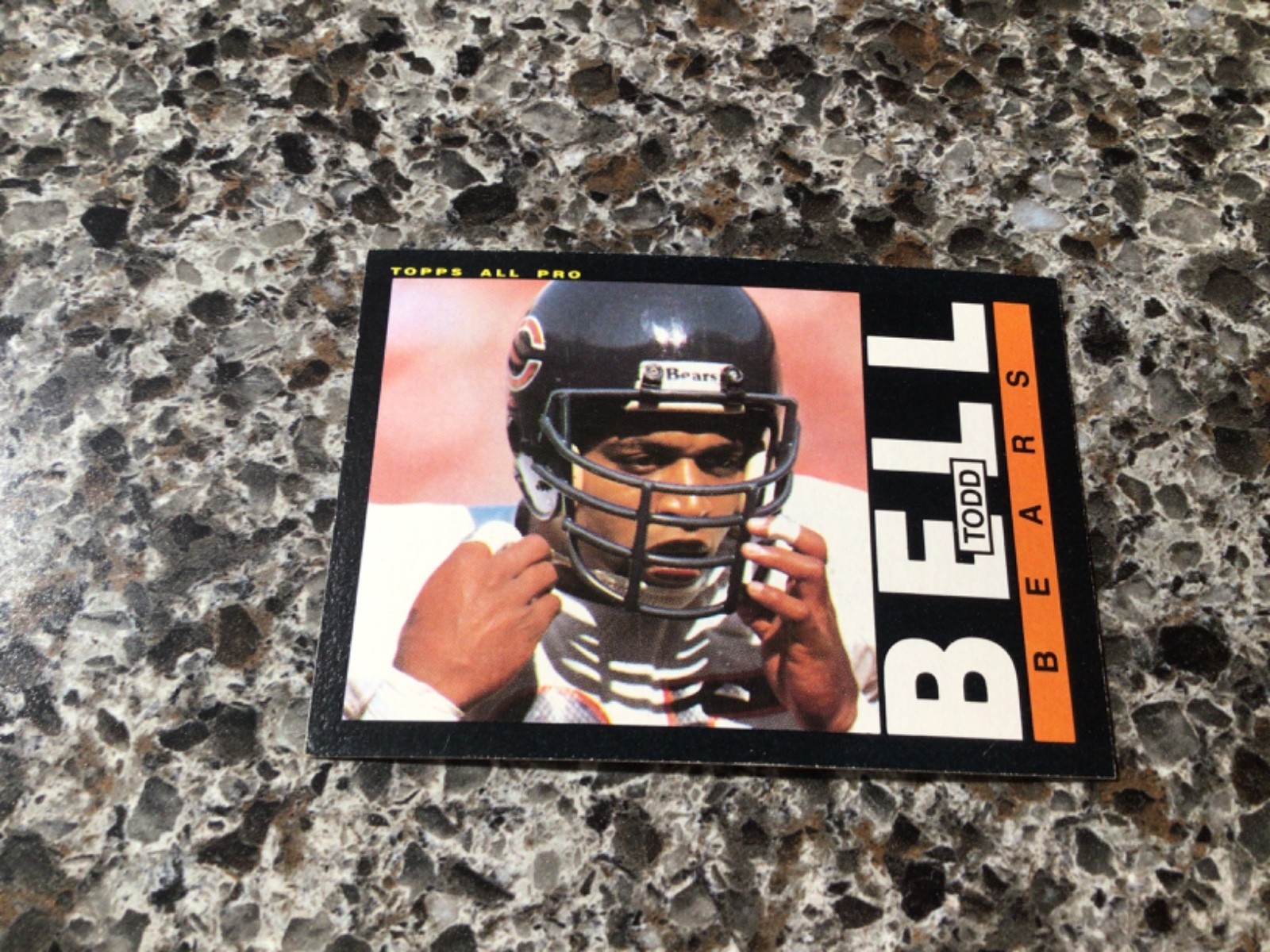 U-Pick 1985 Topps football rookies – YOU PICK ANY CARD(S)