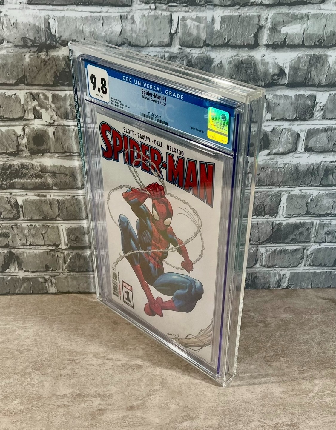 CRYSTAL CLEAR ACRYLIC CASE DISPLAY HOLDER FOR CGC COMICS- PROTECTS AND DISPLAYS!
