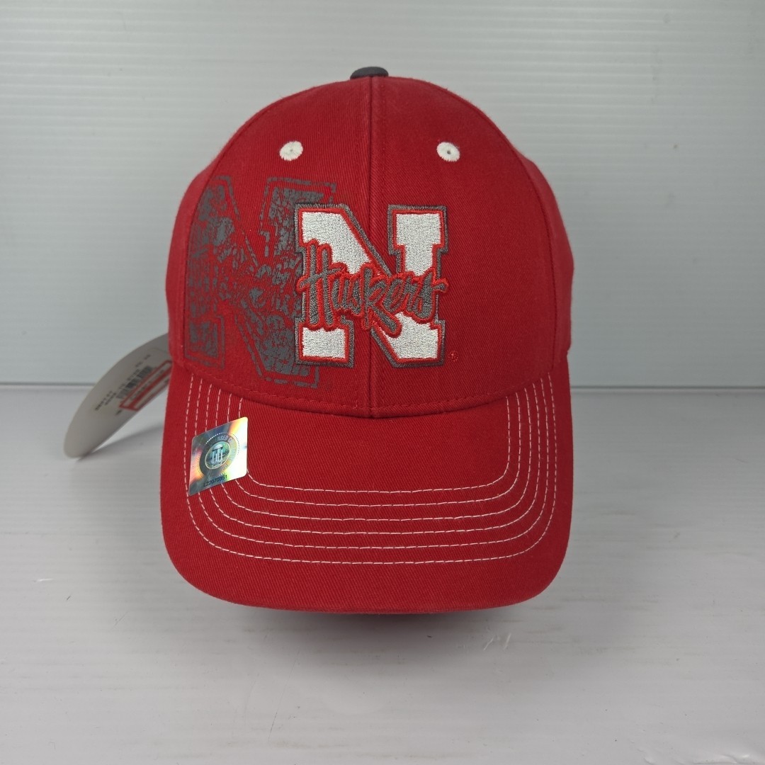 New With Tags Nebraska Cornhuskers Adjustable Strapback Baseball Hat