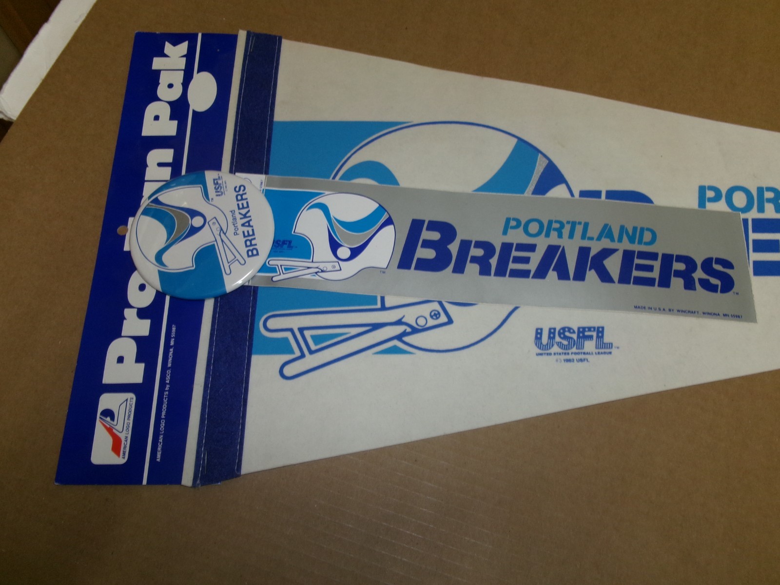 USFL Portland Breakers 1985 Pro Fan Pack-Pennant, Bumper Sticker, Pinback Button