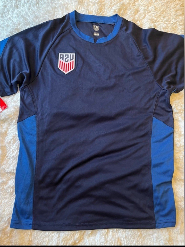 USA jersey soccer shirt Size Xlarge Blue color