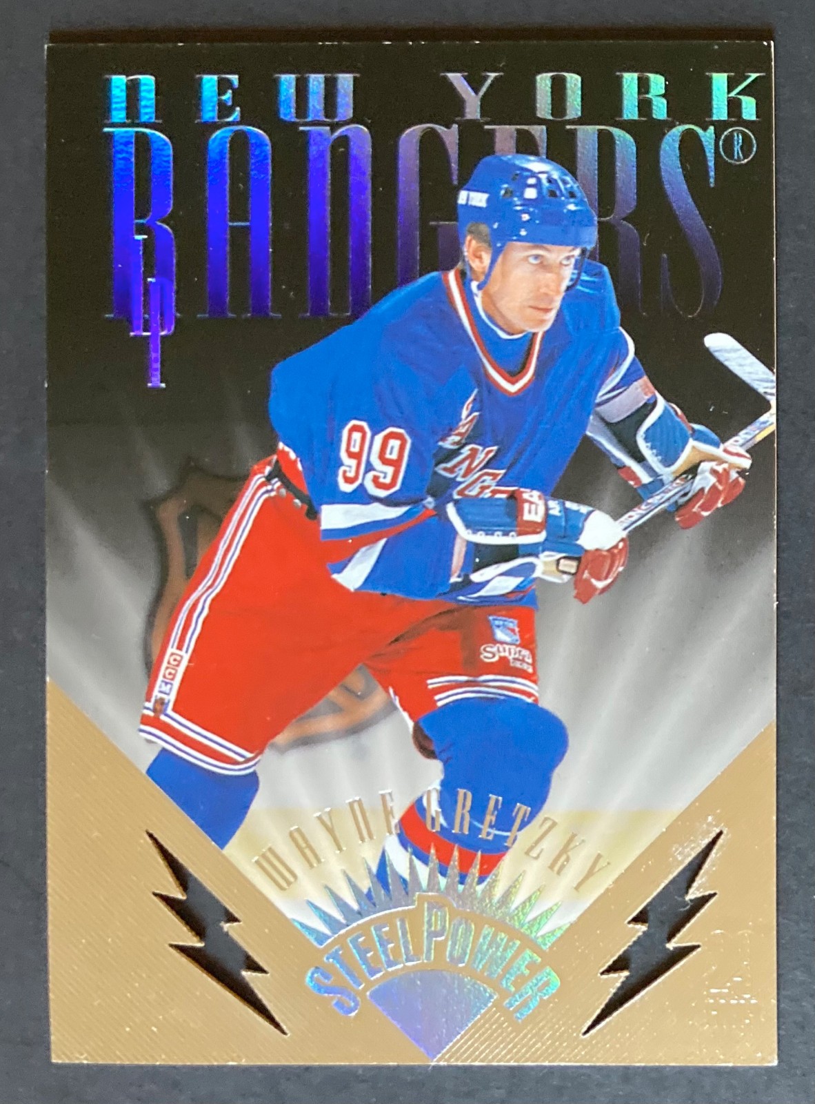 Wayne Gretzky 1996-97 Leaf Preferred Steel Power #5 – New York Rangers #/2500