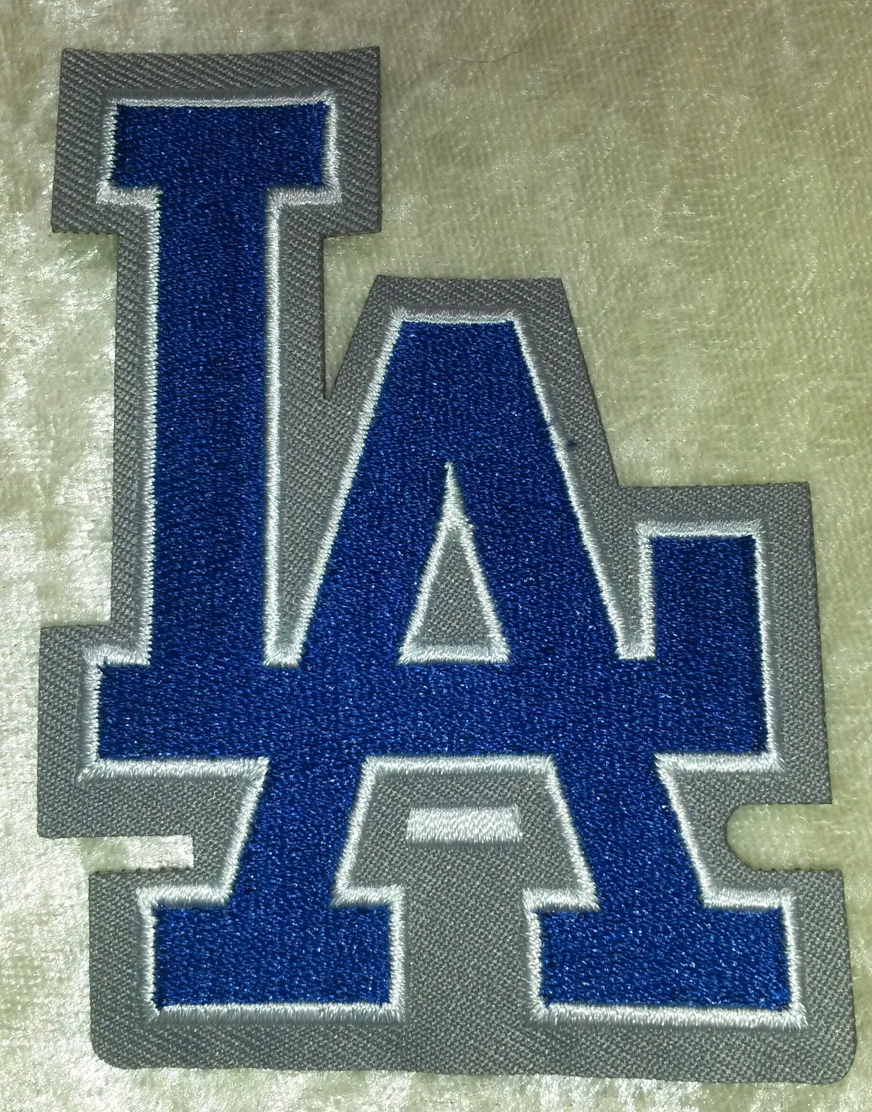 LA Dodgers Blue LA 3.5″ Iron On/Sew On Embroidered Patch ~ Free Tracking!