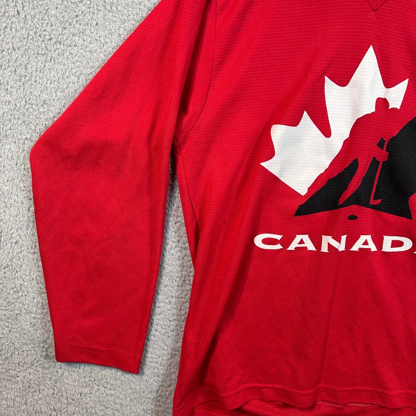 Canada Hockey Jersey Red Maple Leaf Player Logo V Neck Long Sleeve Size S