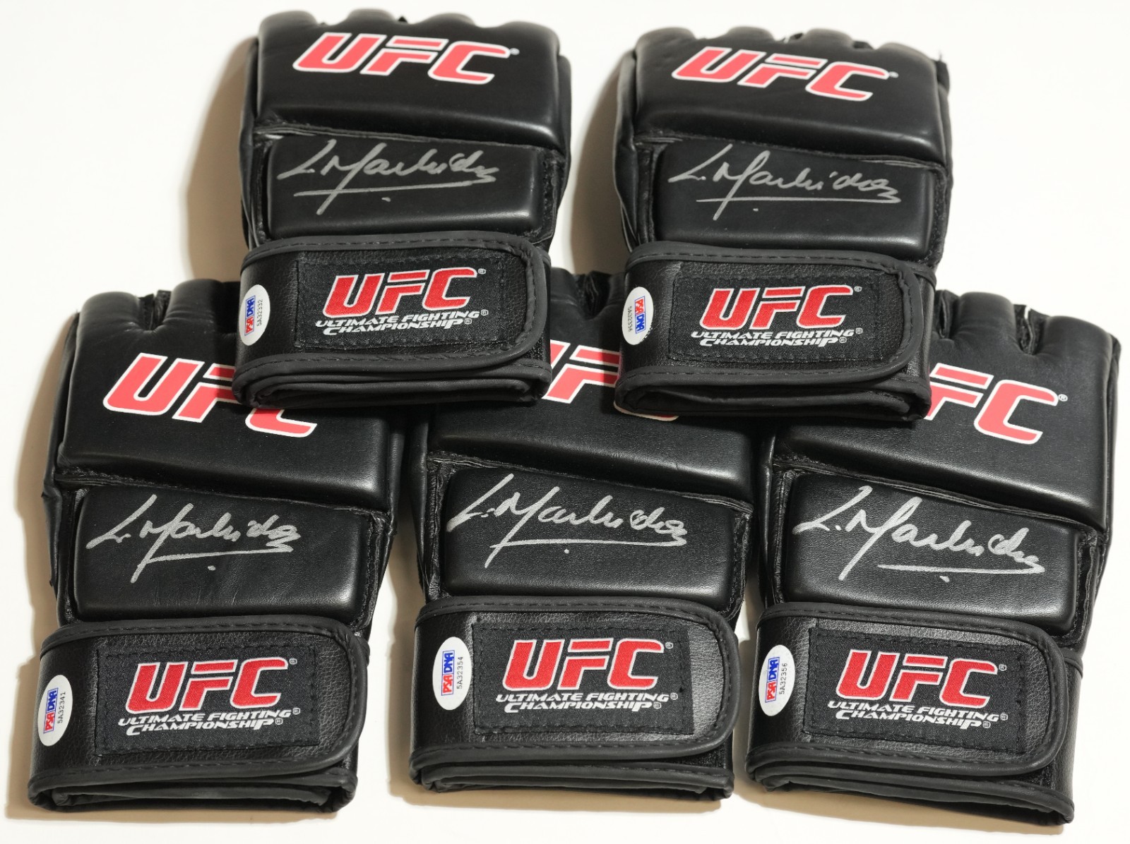 Lyoto Machida Signed Official UFC Glove PSA/DNA COA 98 104 129 157 Champ Auto’d