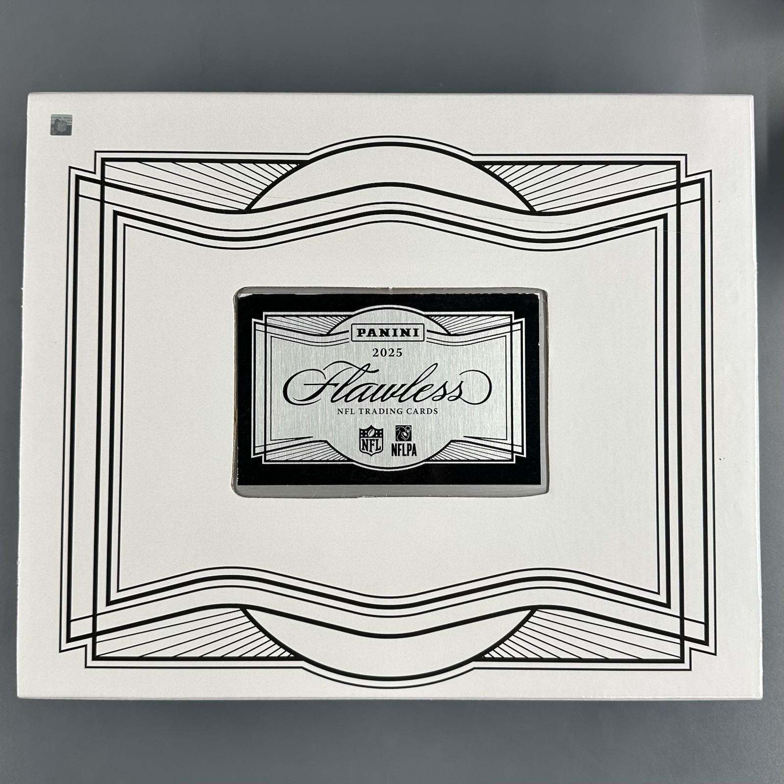 2025 Panini Flawless NFL Football Empty Silver Briefcase Box – Keys Included