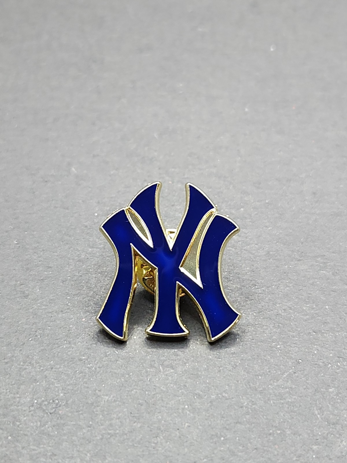 MLB Baseball Team New York Yankees Logo Enamel Pin, FREE SHIPPING!