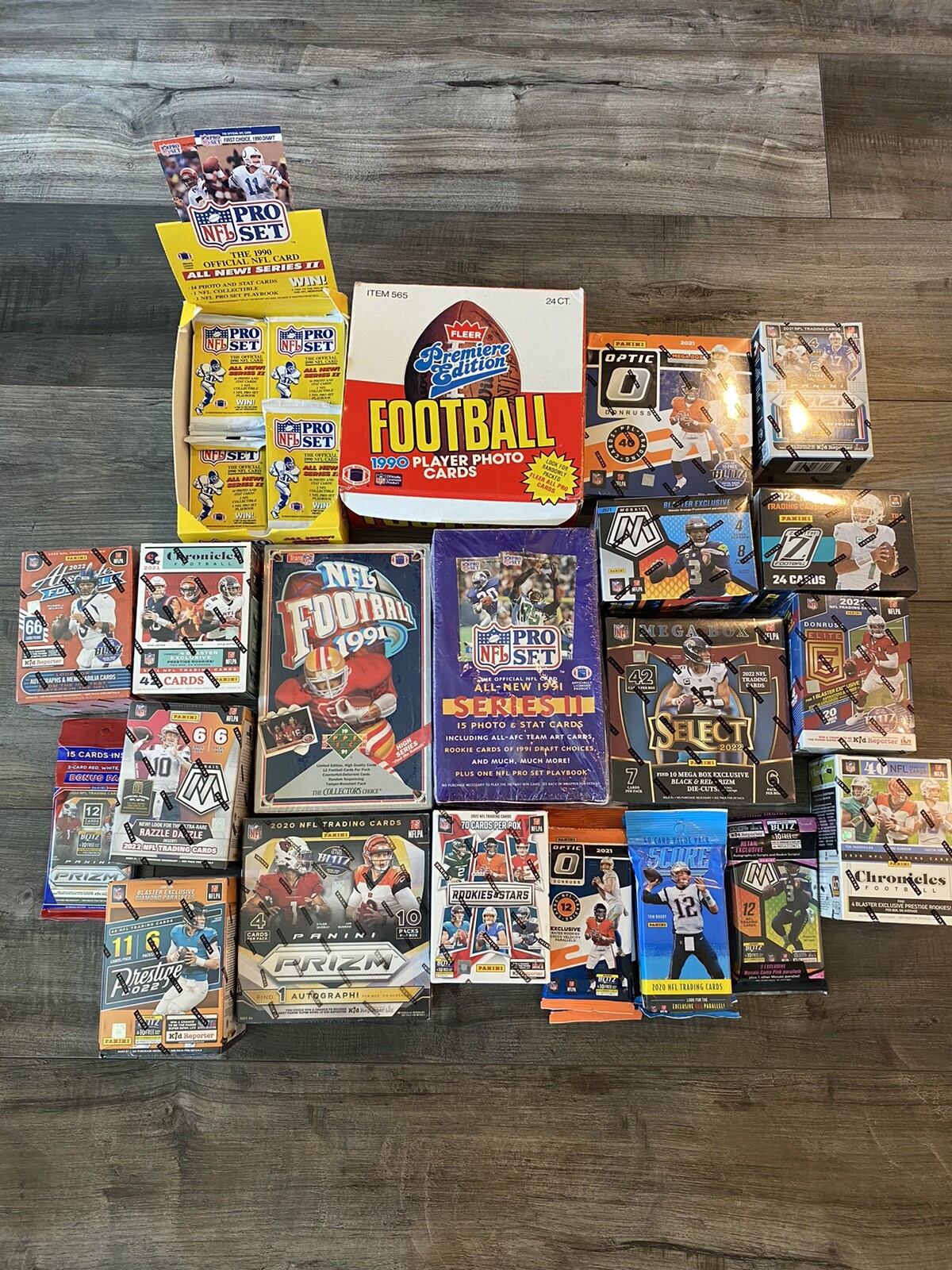 HUGE Lot of Sealed Packs of NFL Football Cards! 100+ Cards total.. FREE SHIP!!!