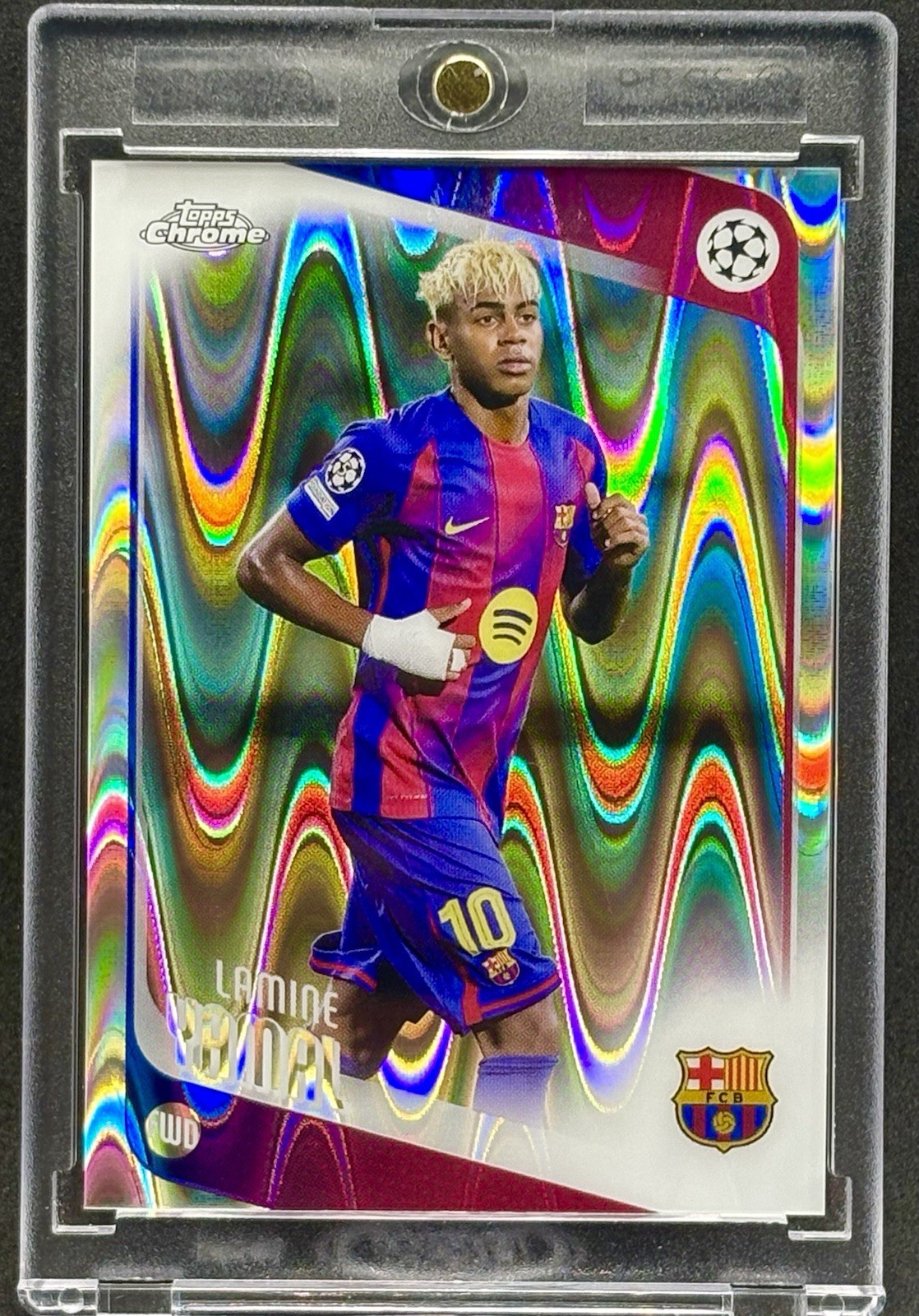Lamine Yamal RARE LAVA REFRACTOR TOPPS CHROME INVESTMENT CARD MINT