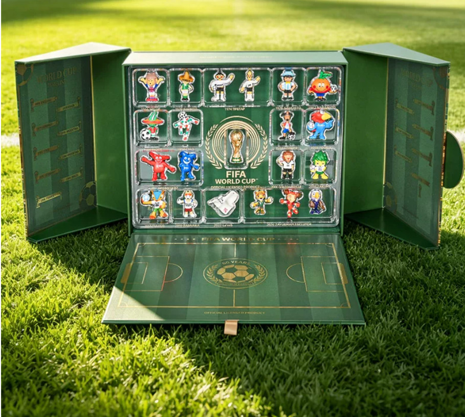 2026 World Cup Past Mascots Figurine Gift Box Football Collectible Gift Set
