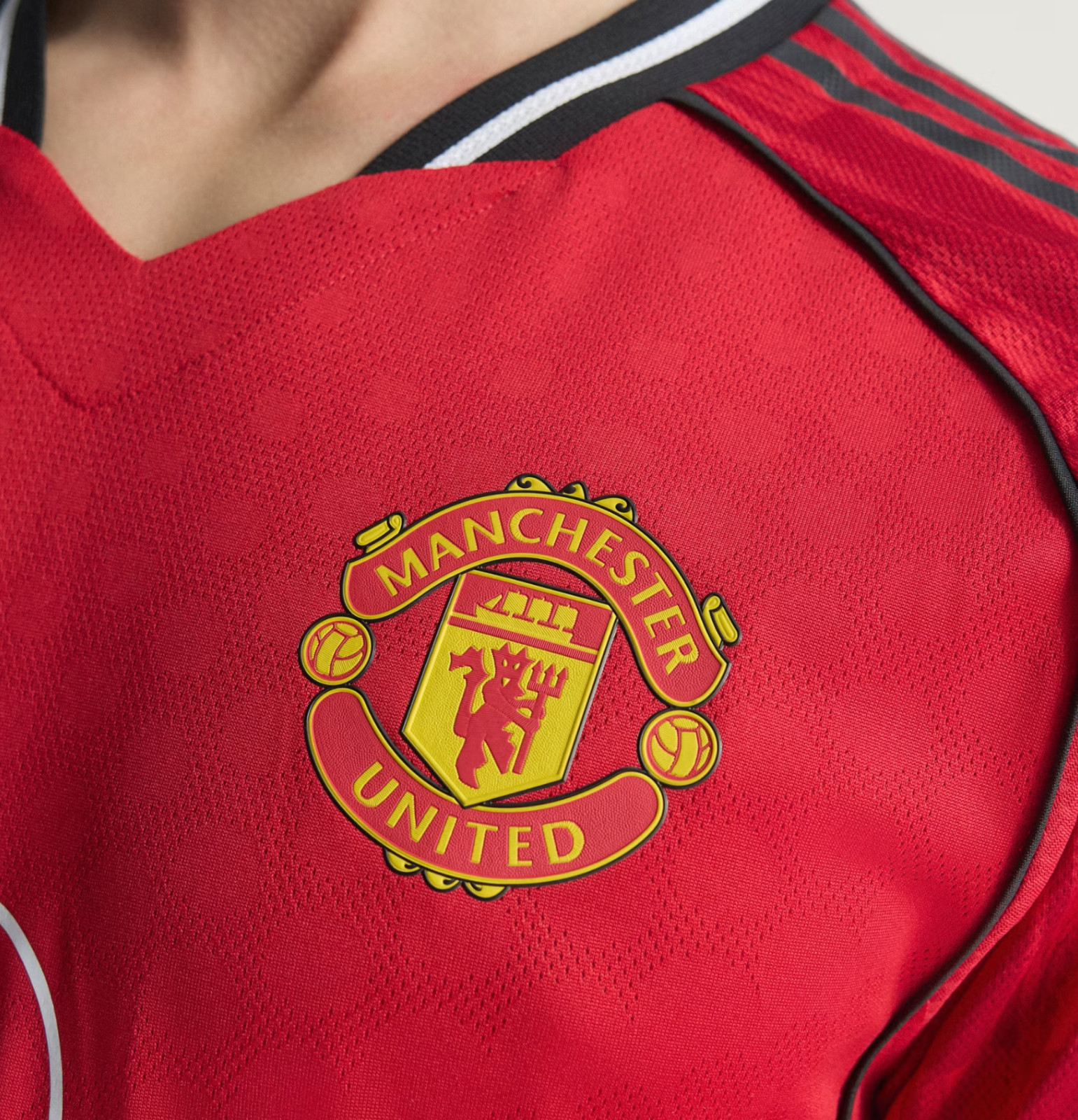 Official Manchester United Authentic 25/26 Authentic Jersey Adidas JI7429