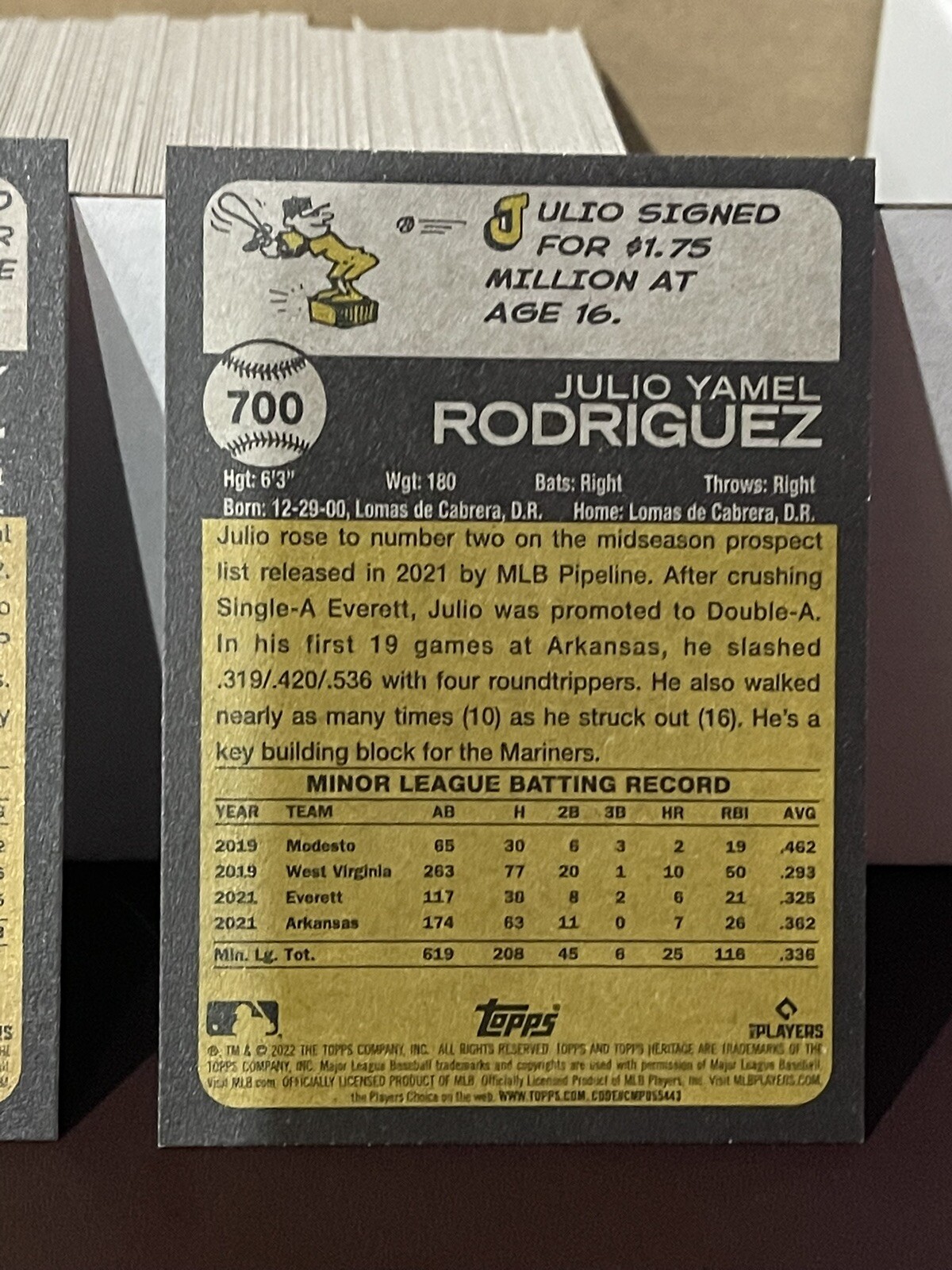 2022 Topps Heritage High Number – Complete Base Set #501-700 Bobby & Julio RC