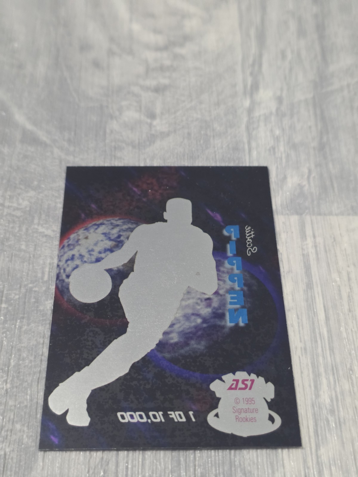 1995 Signatures Rookies Super Acrylium Scottie Pippen /10000 – D99
