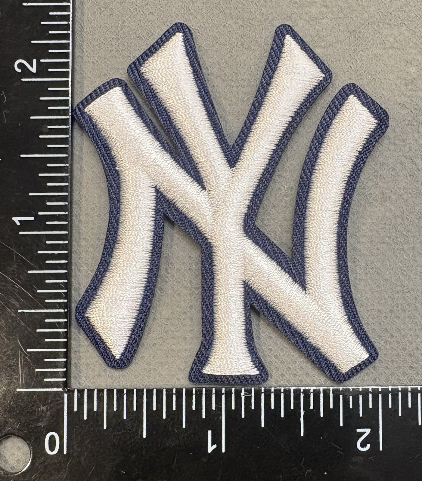 WHITE AND NAVY NEW YORK YANKEES MLB BASEBALL EMBROIDERED IRON ON PATCH