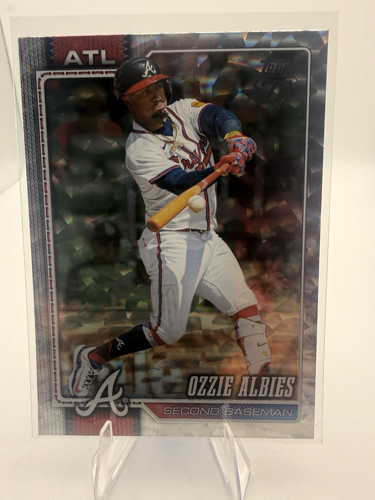 2026 Topps Series 2 Base 568 Ozzie Albies, Atlanta Braves SILVER CRACKLE