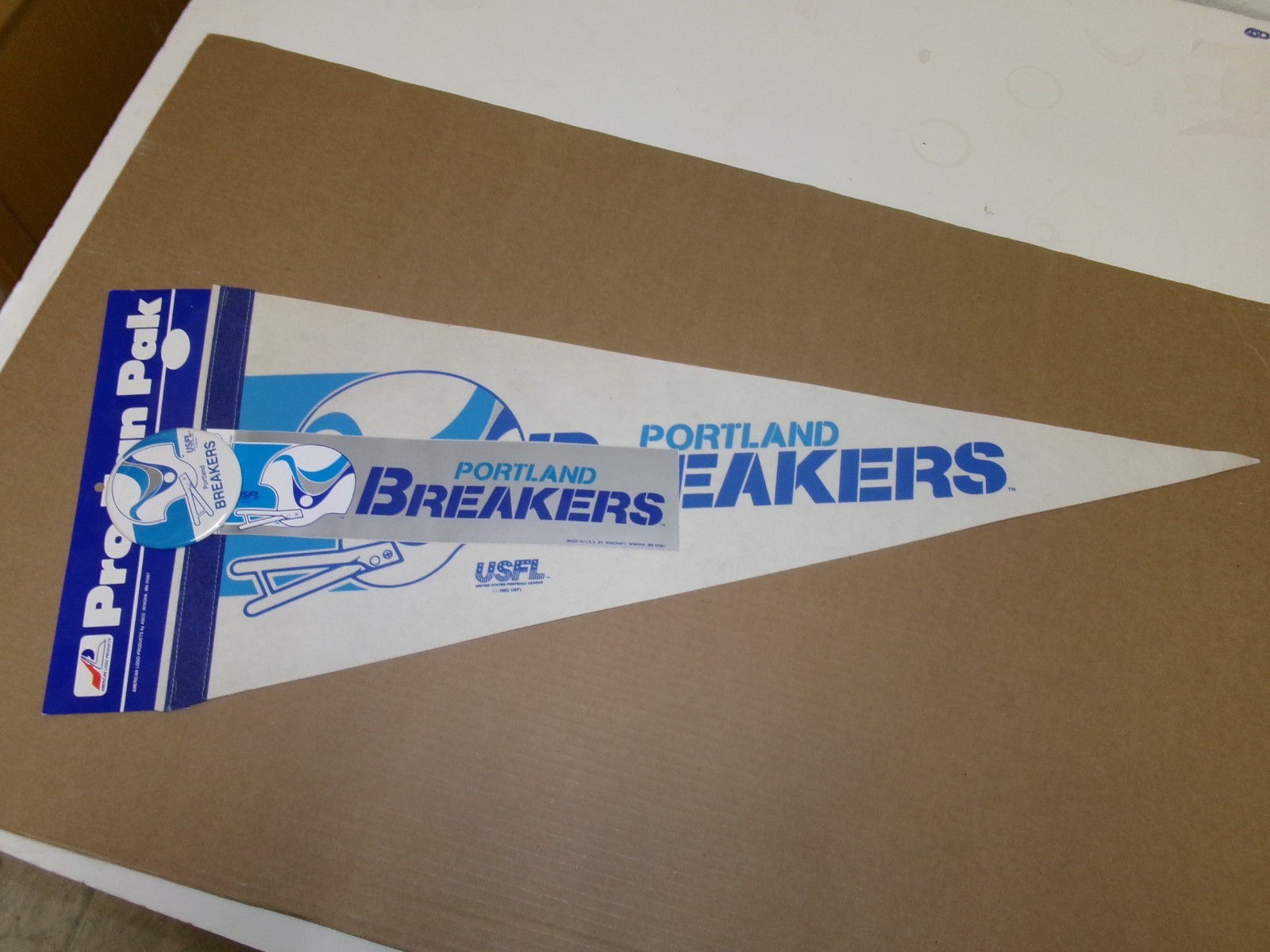 USFL Portland Breakers 1985 Pro Fan Pack-Pennant, Bumper Sticker, Pinback Button