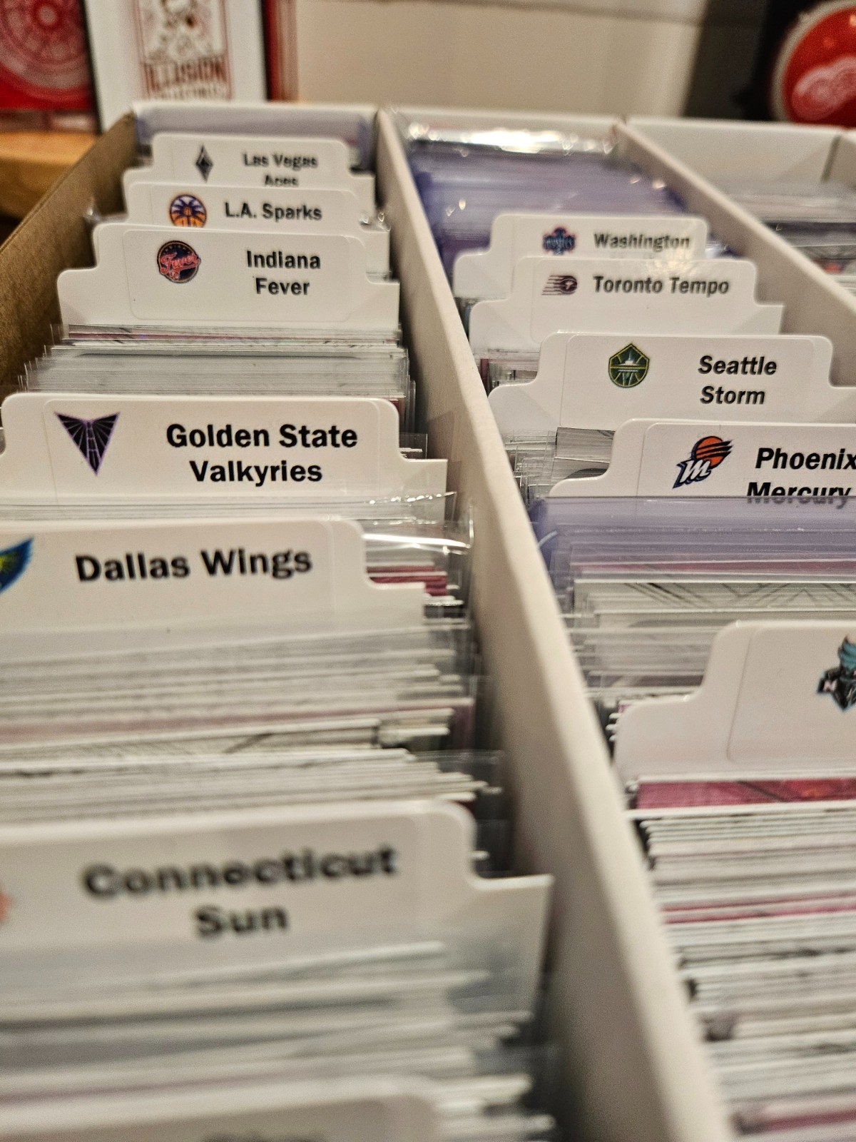 14 x Tall Sports Card Team Dividers with 14 WNBA Teams Logos