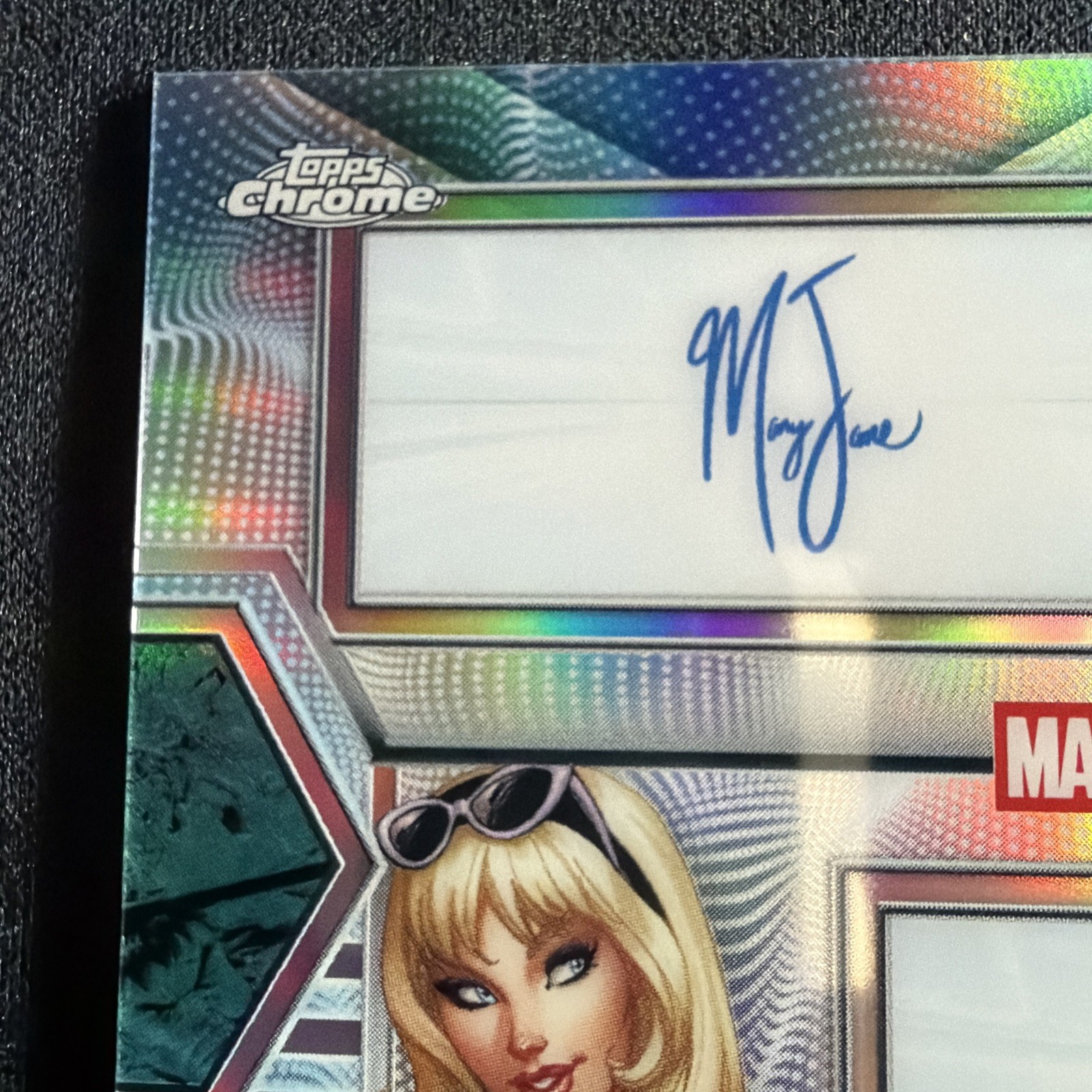 2026 Topps Chrome Marvel Dual Facsimile Orange Auto /25 Mary Jane / Gwen Stacy