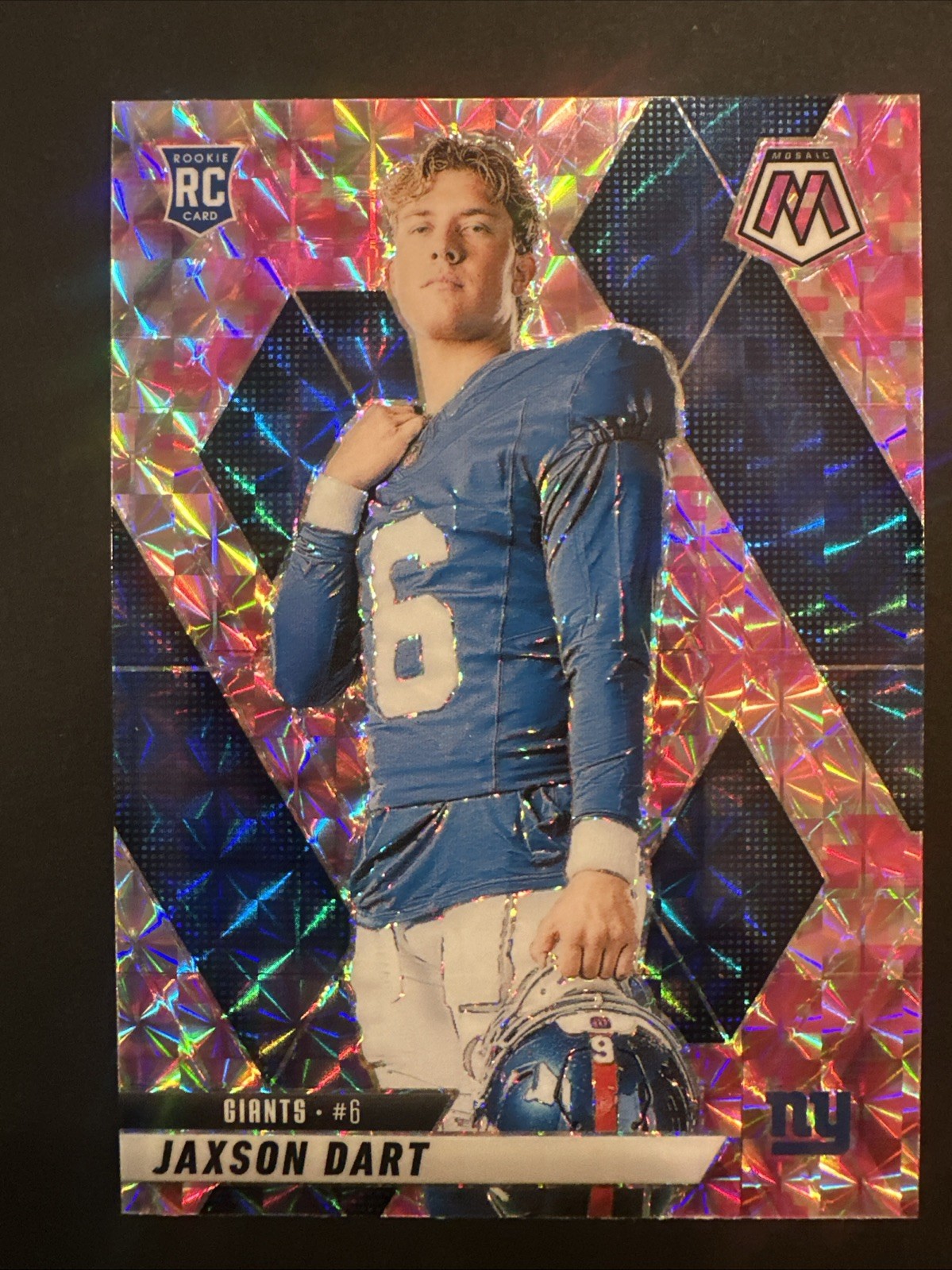 2025 Panini Mosaic – Rookie Variations Jaxson Dart #288 Camo Pink Mosaic